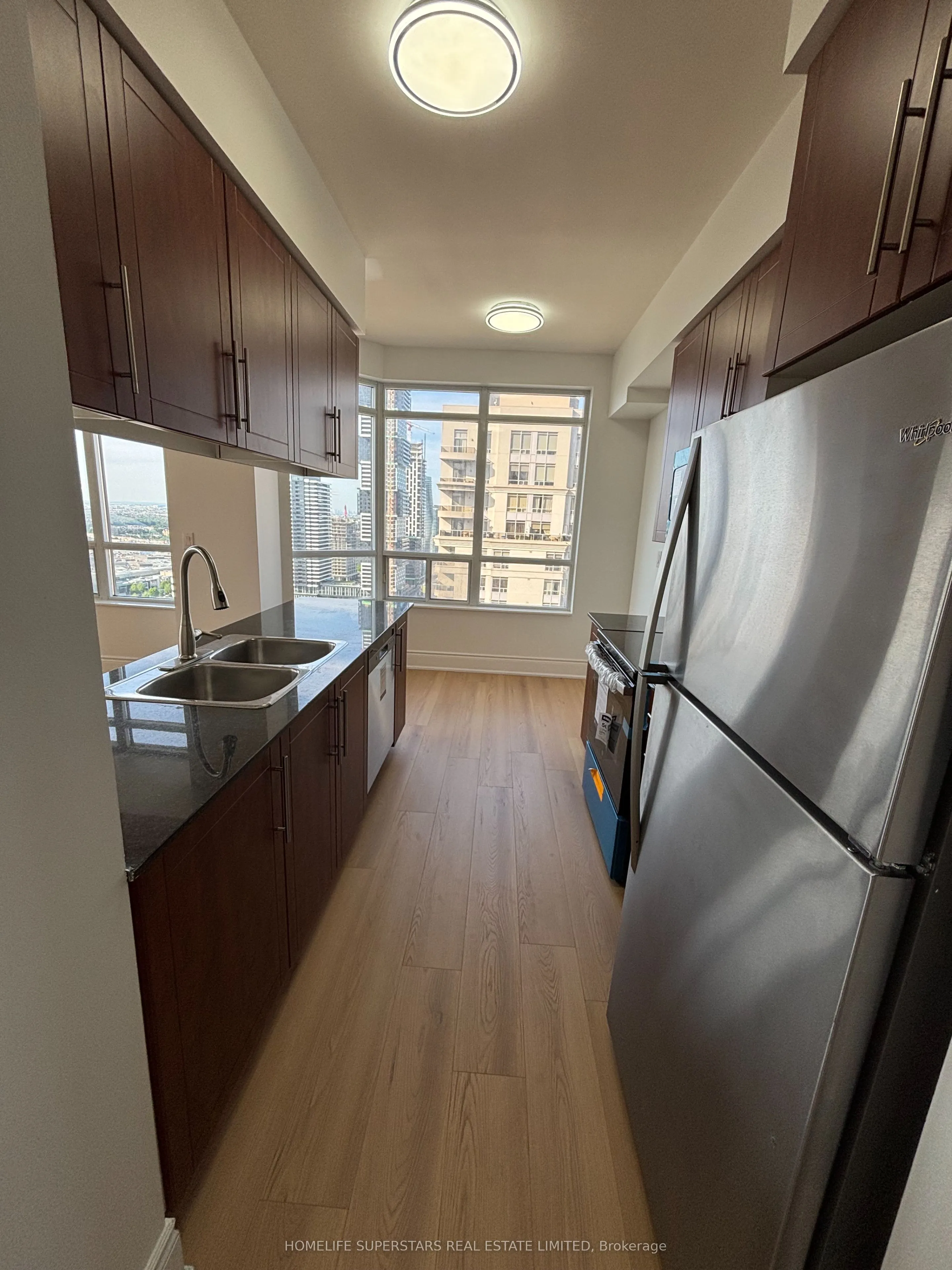 310 Burnhamthorpe Road, #2906