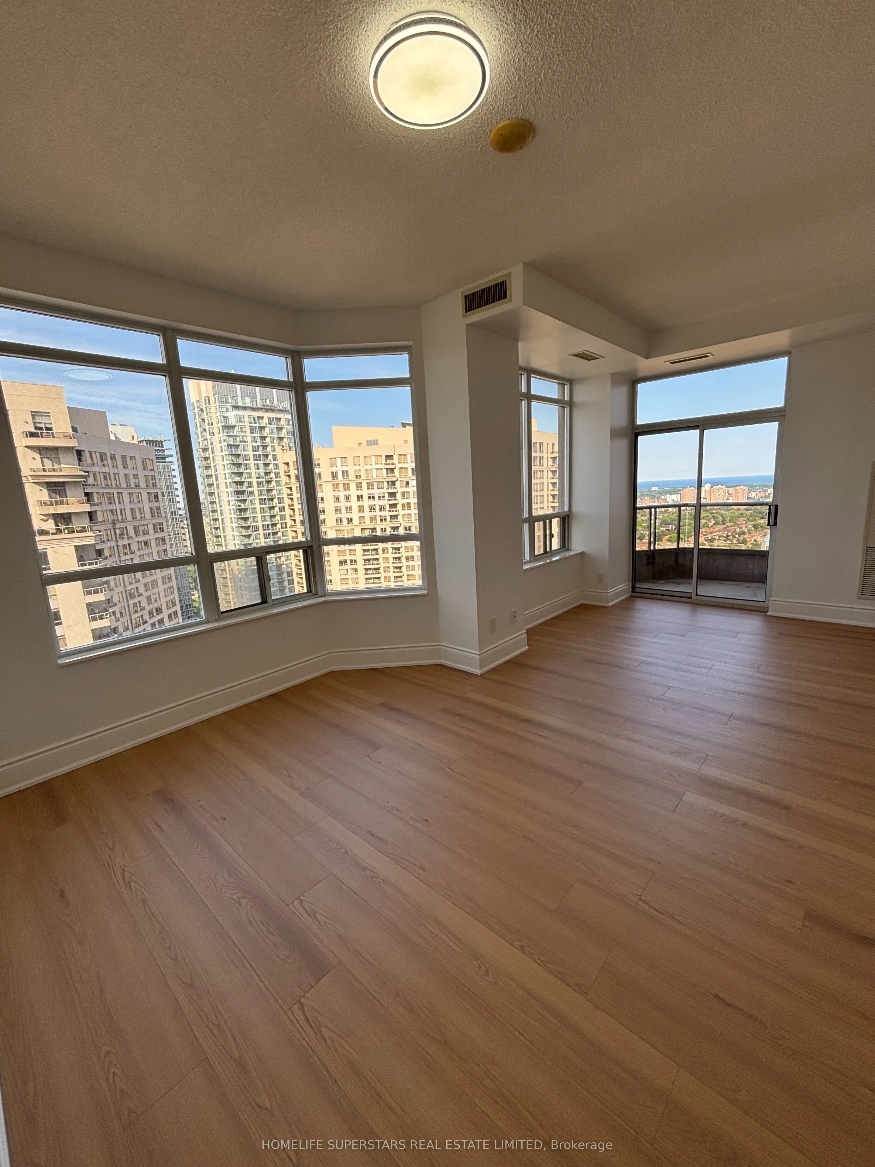 310 Burnhamthorpe Road, #2906