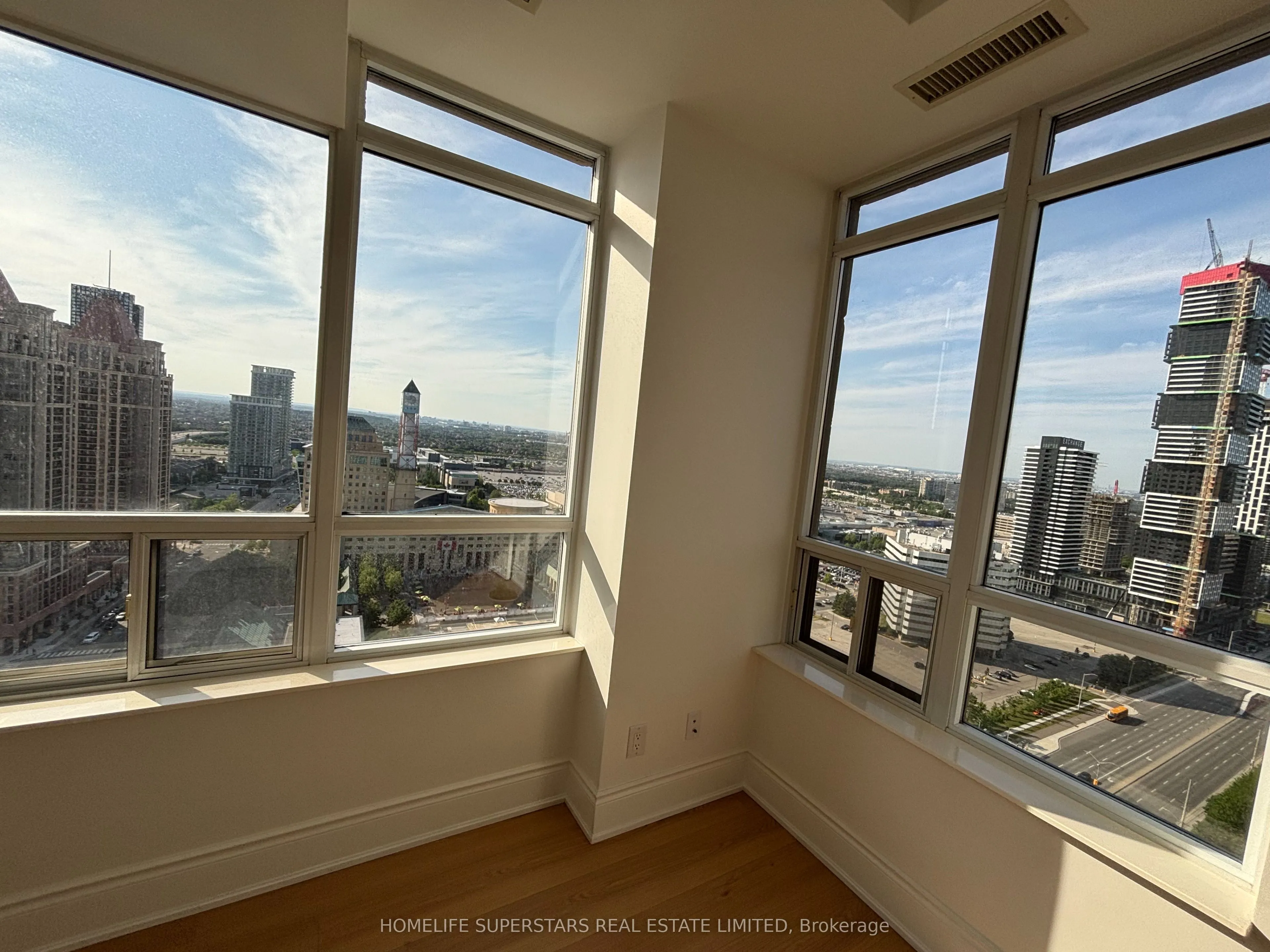 310 Burnhamthorpe Road, #2906