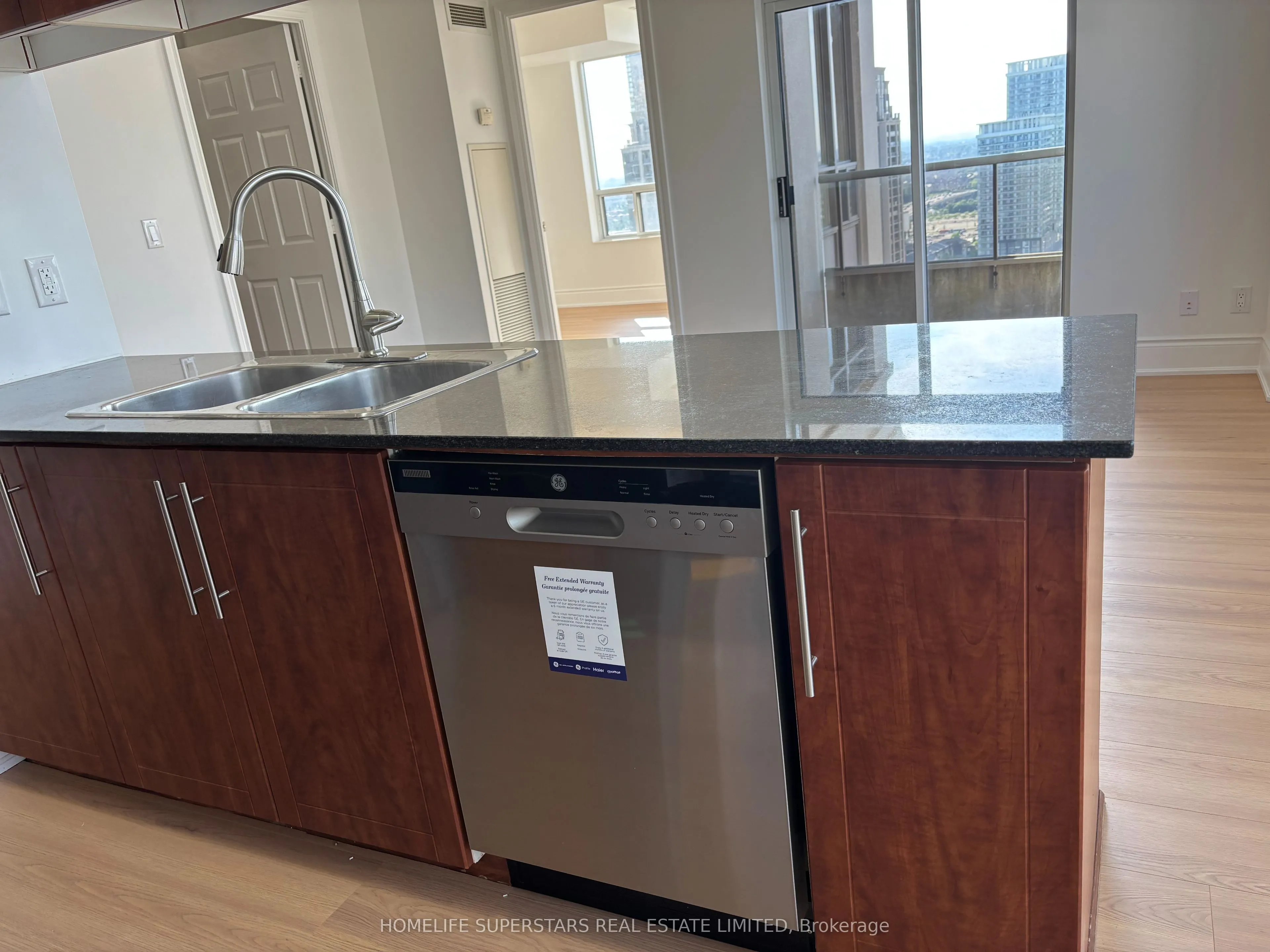 310 Burnhamthorpe Road, #2906