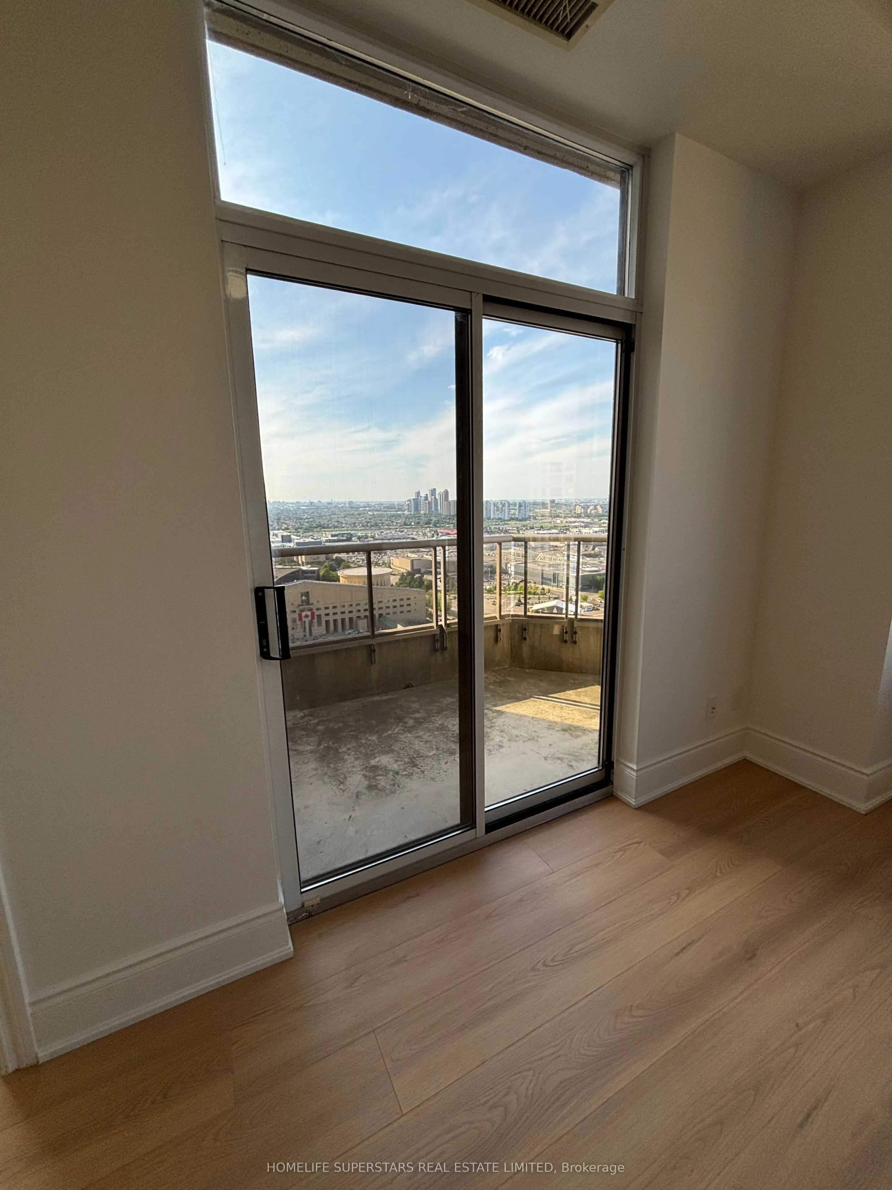 310 Burnhamthorpe Road, #2906