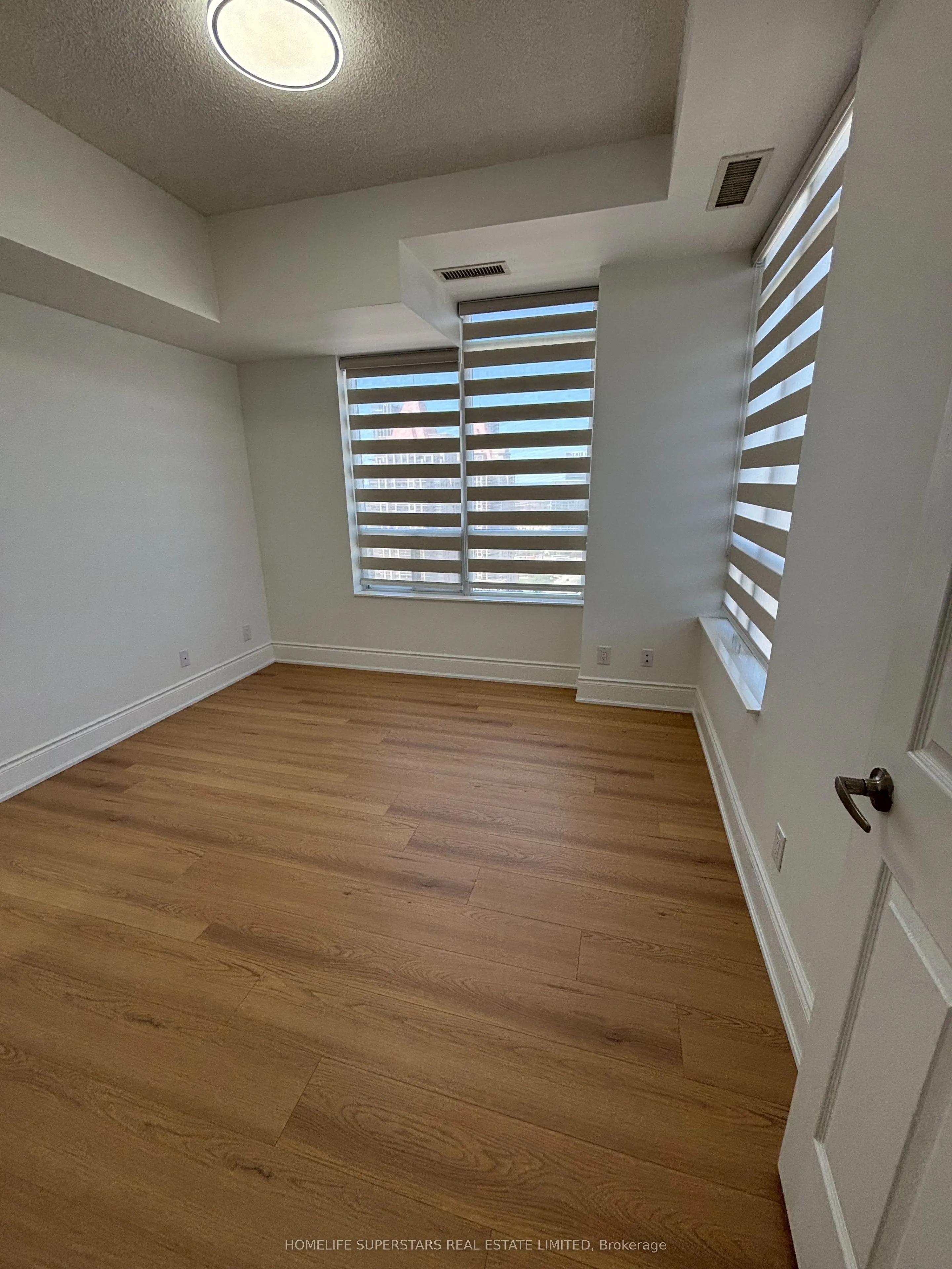 310 Burnhamthorpe Road, #2906