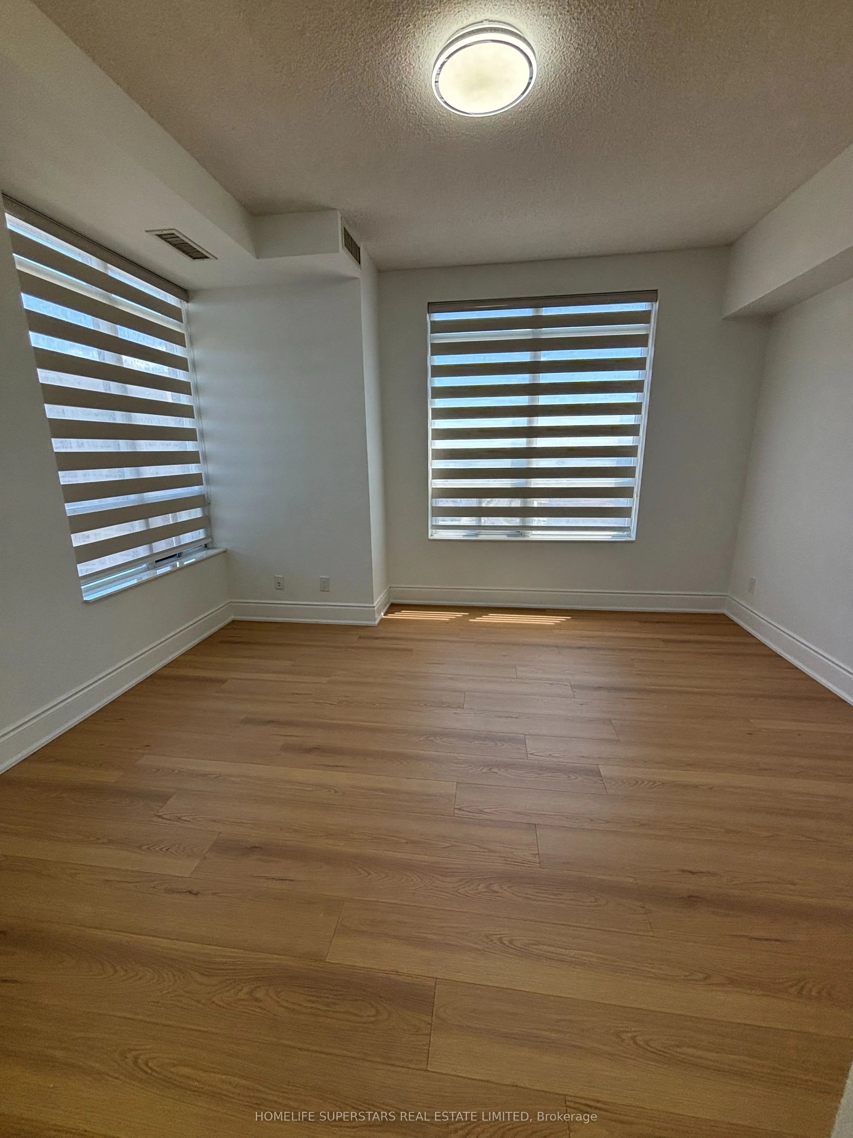 310 Burnhamthorpe Road, #2906