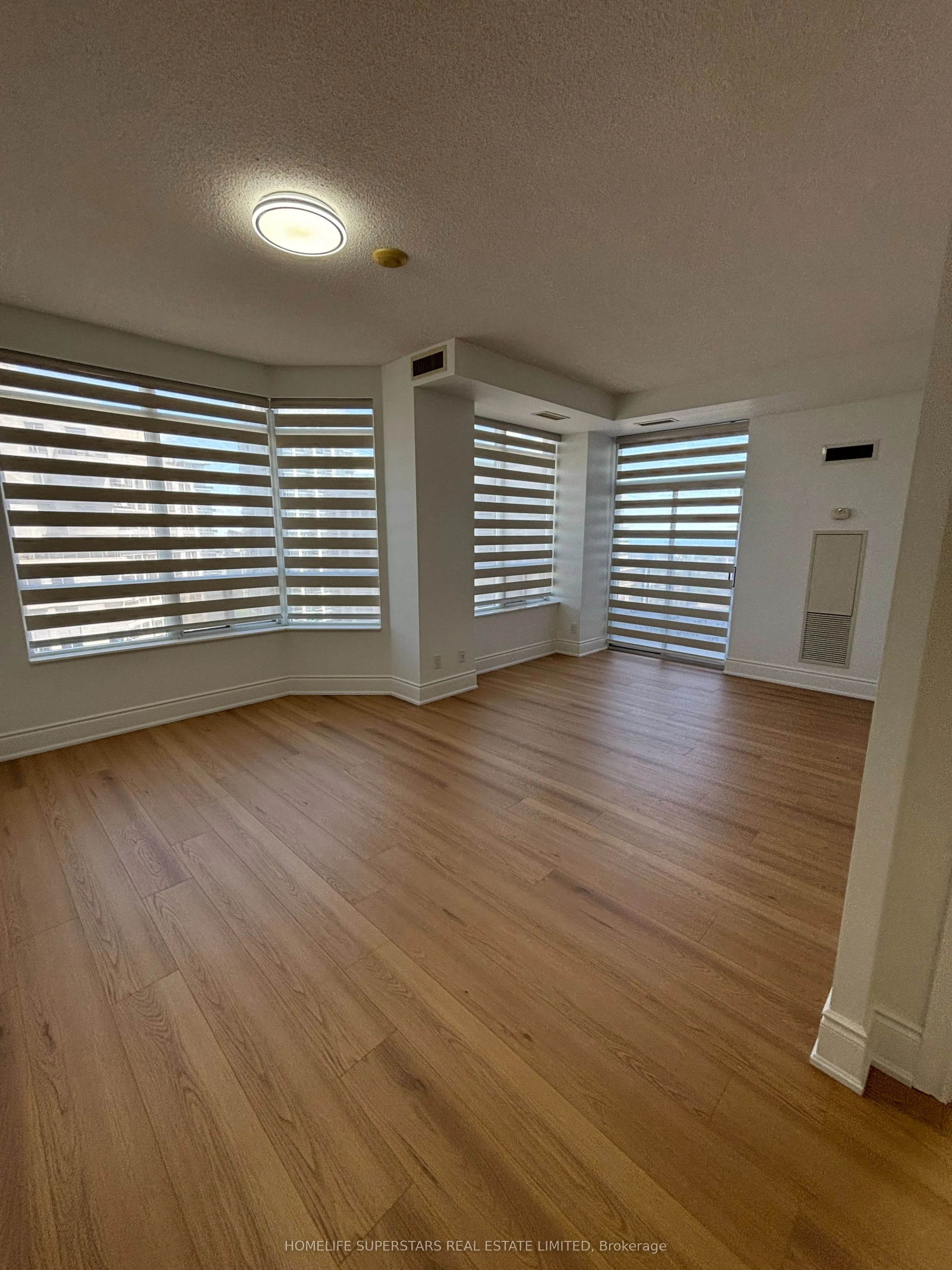 310 Burnhamthorpe Road, #2906