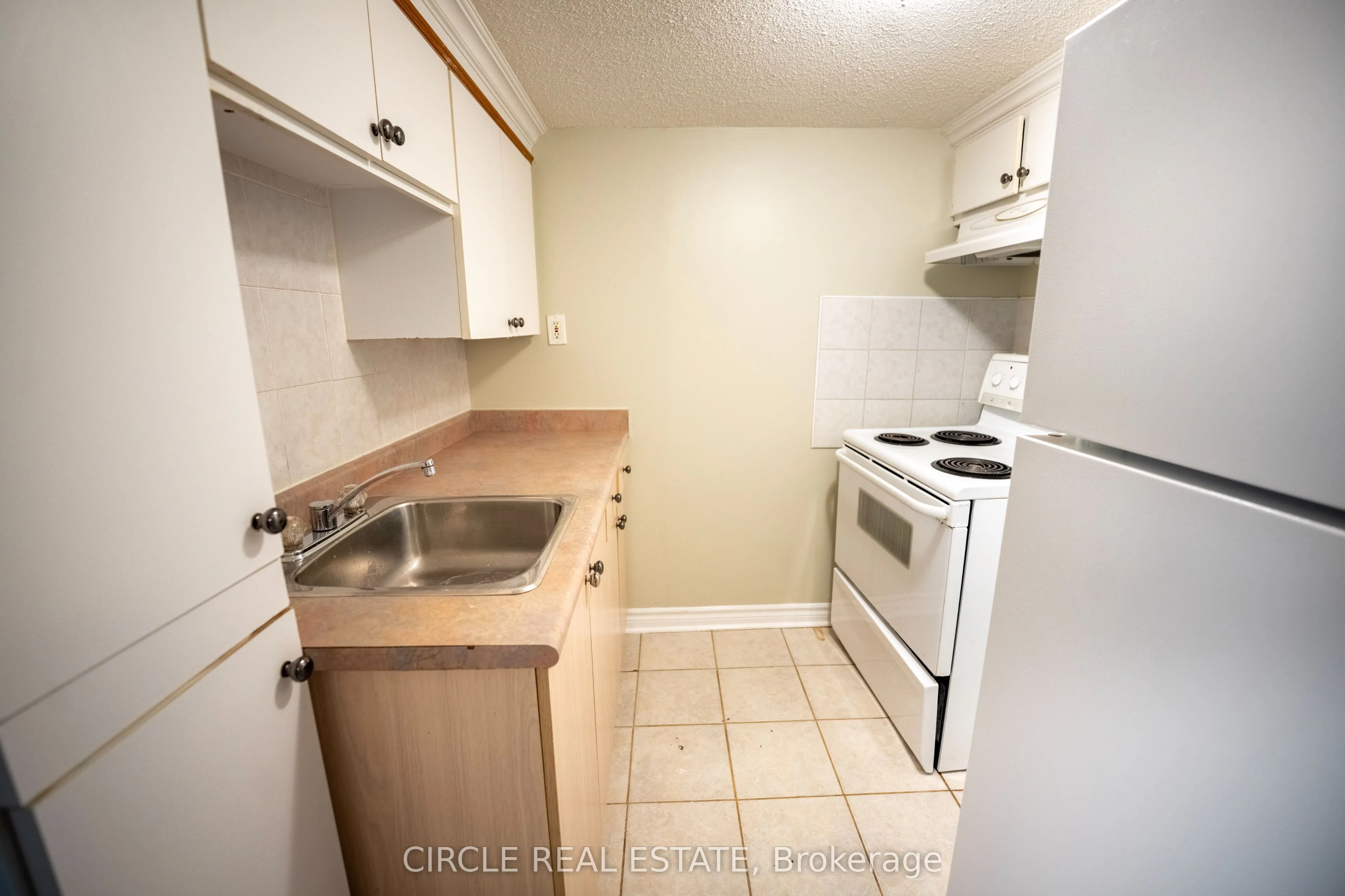 10 Gold Park Pl