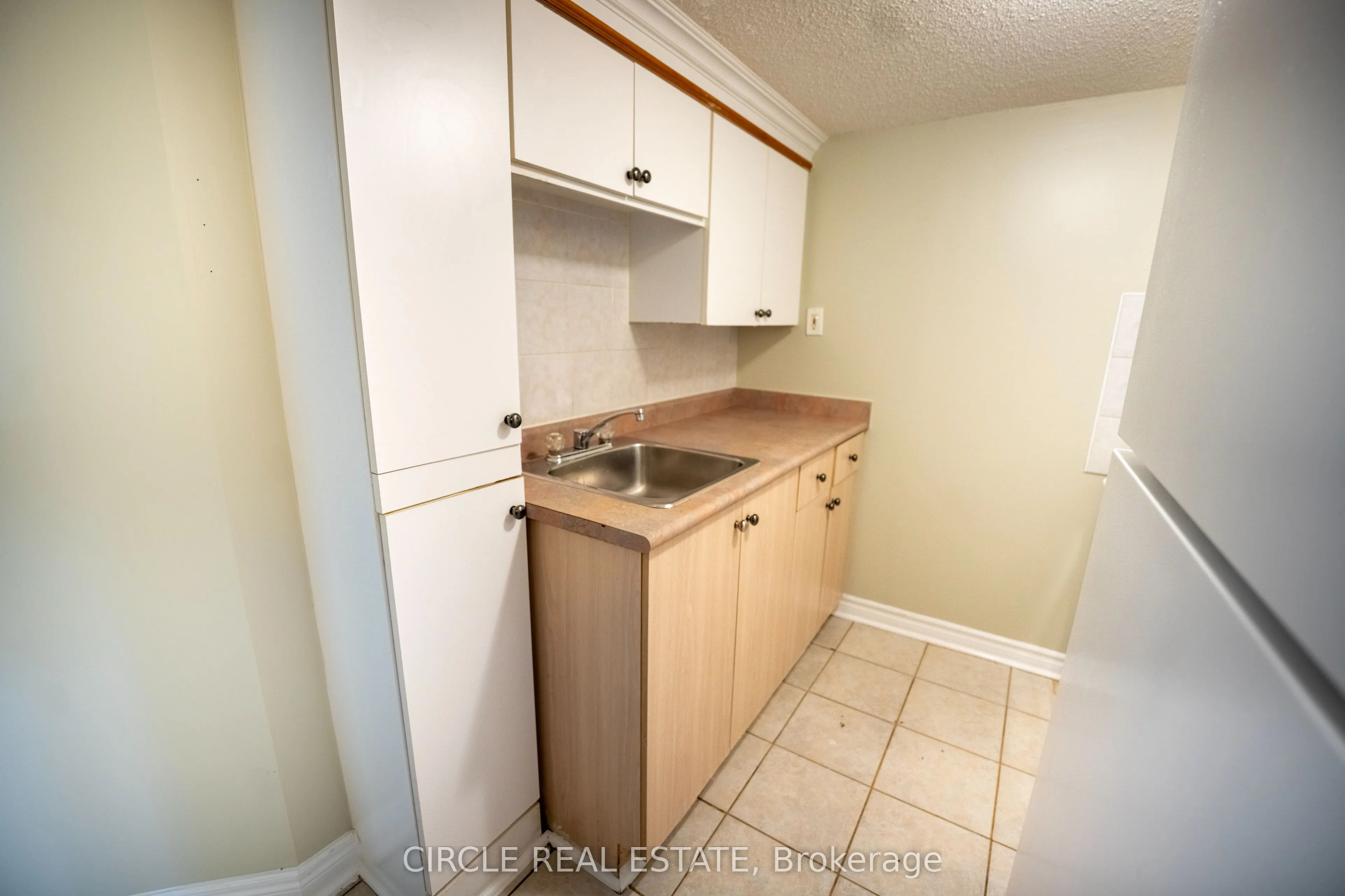 10 Gold Park Pl