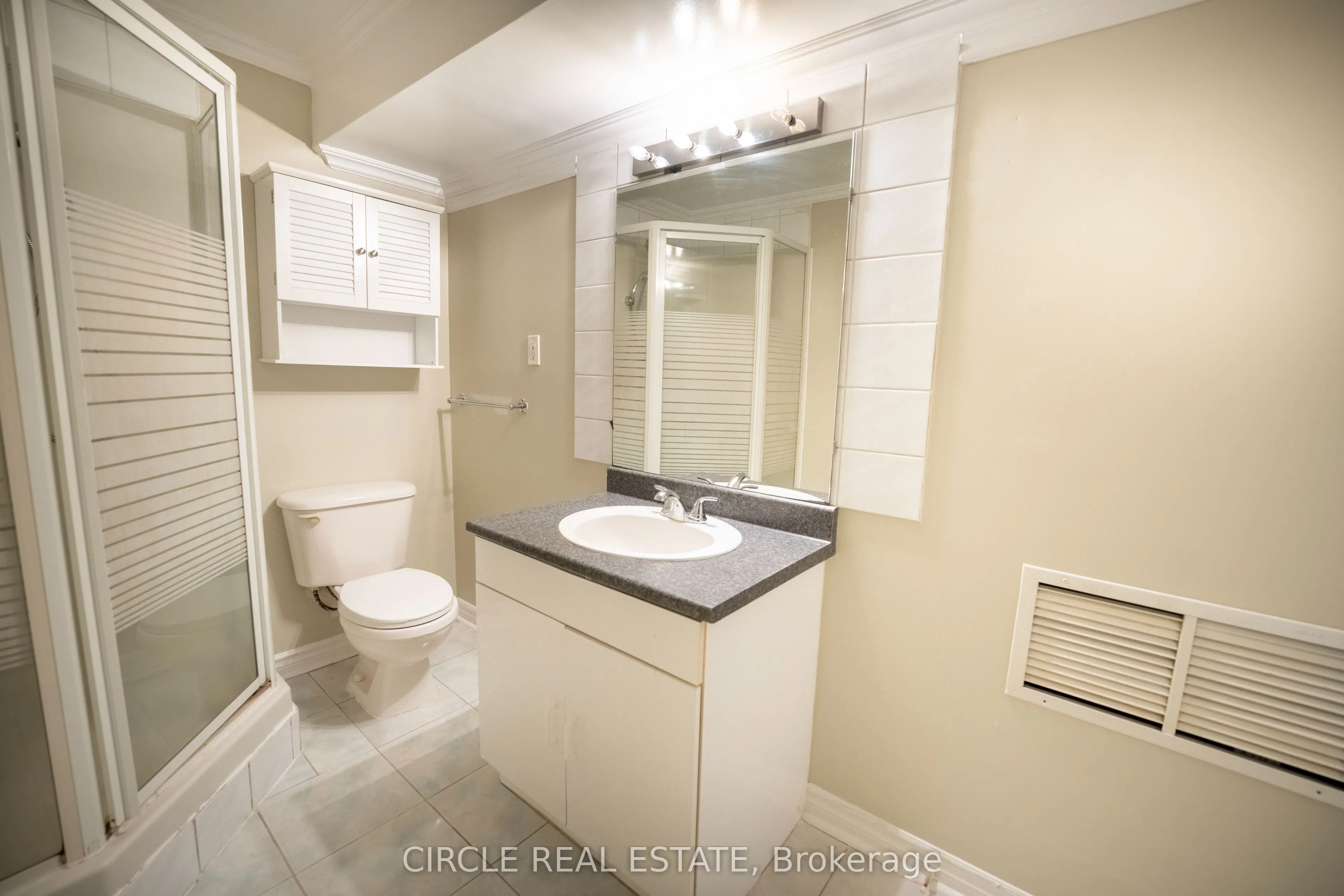 10 Gold Park Pl