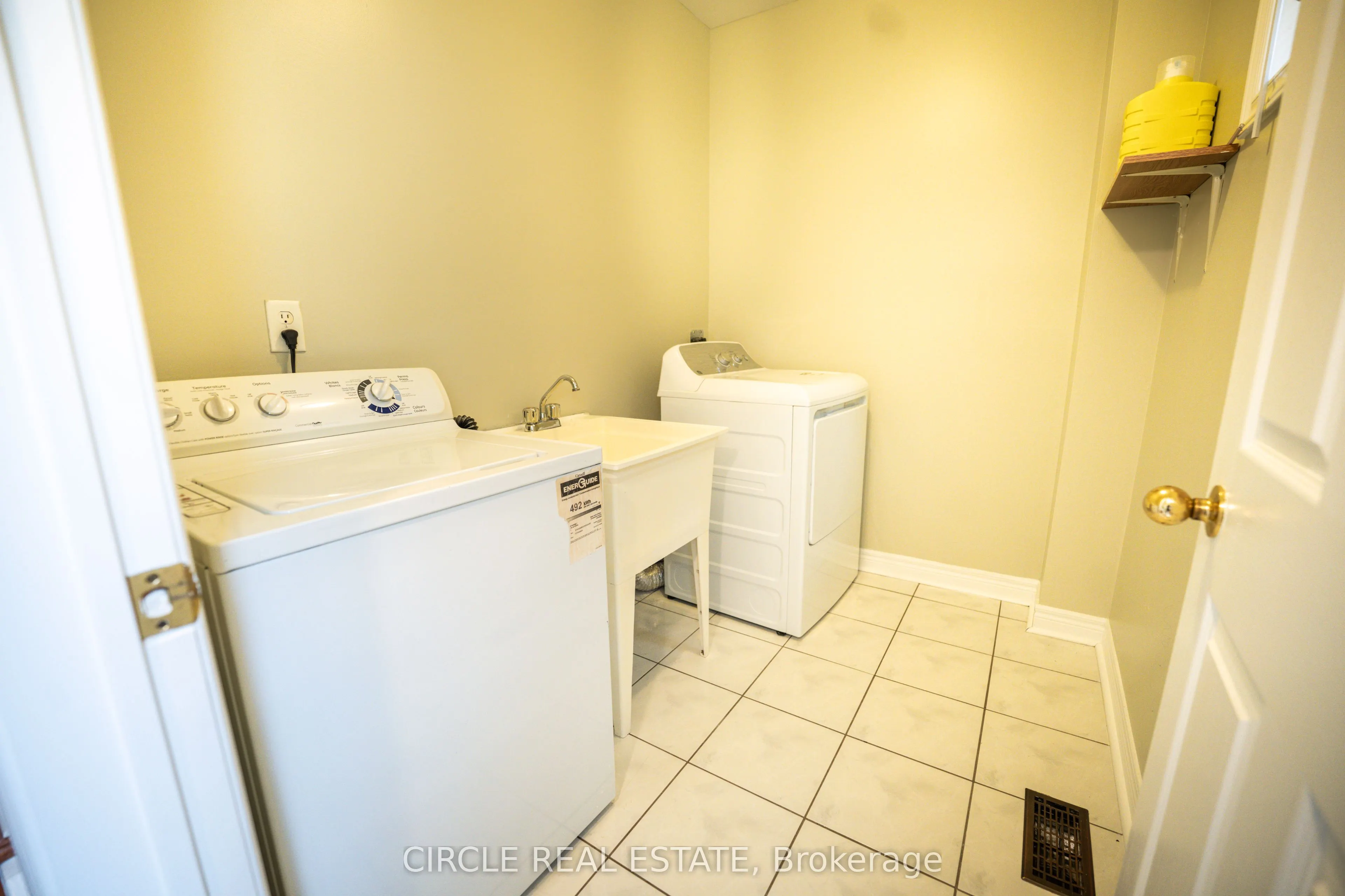 10 Gold Park Pl