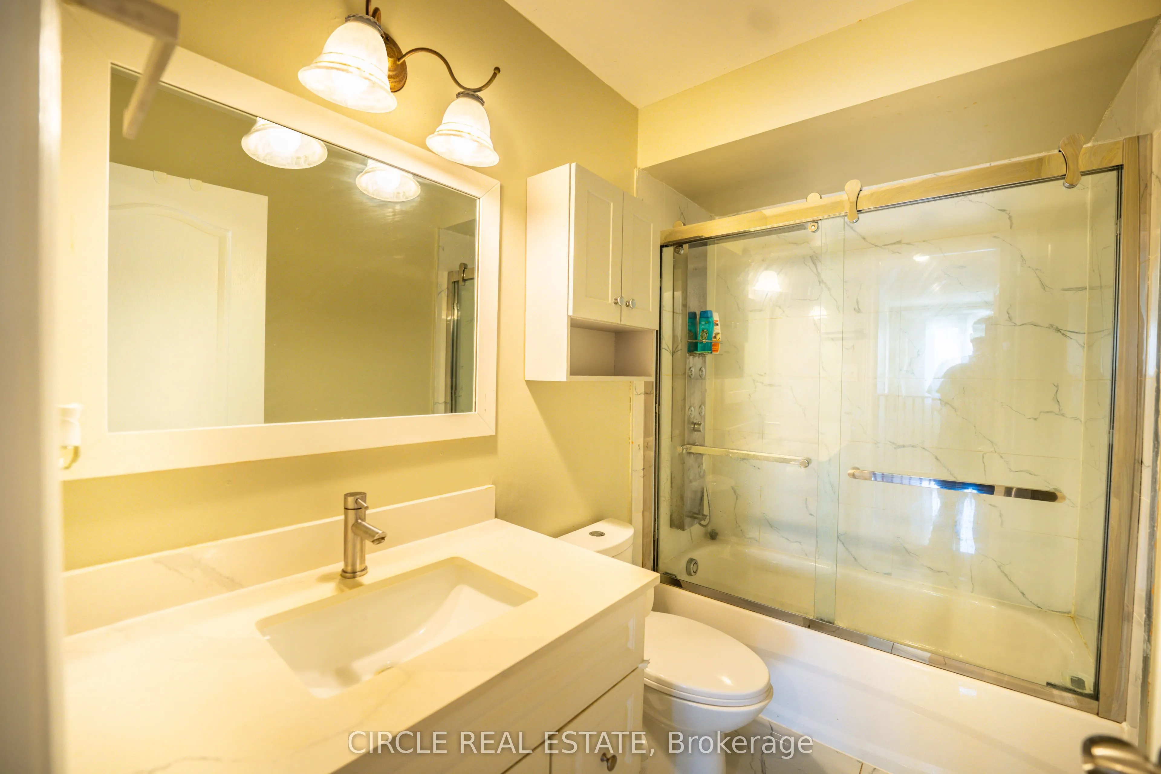 10 Gold Park Pl