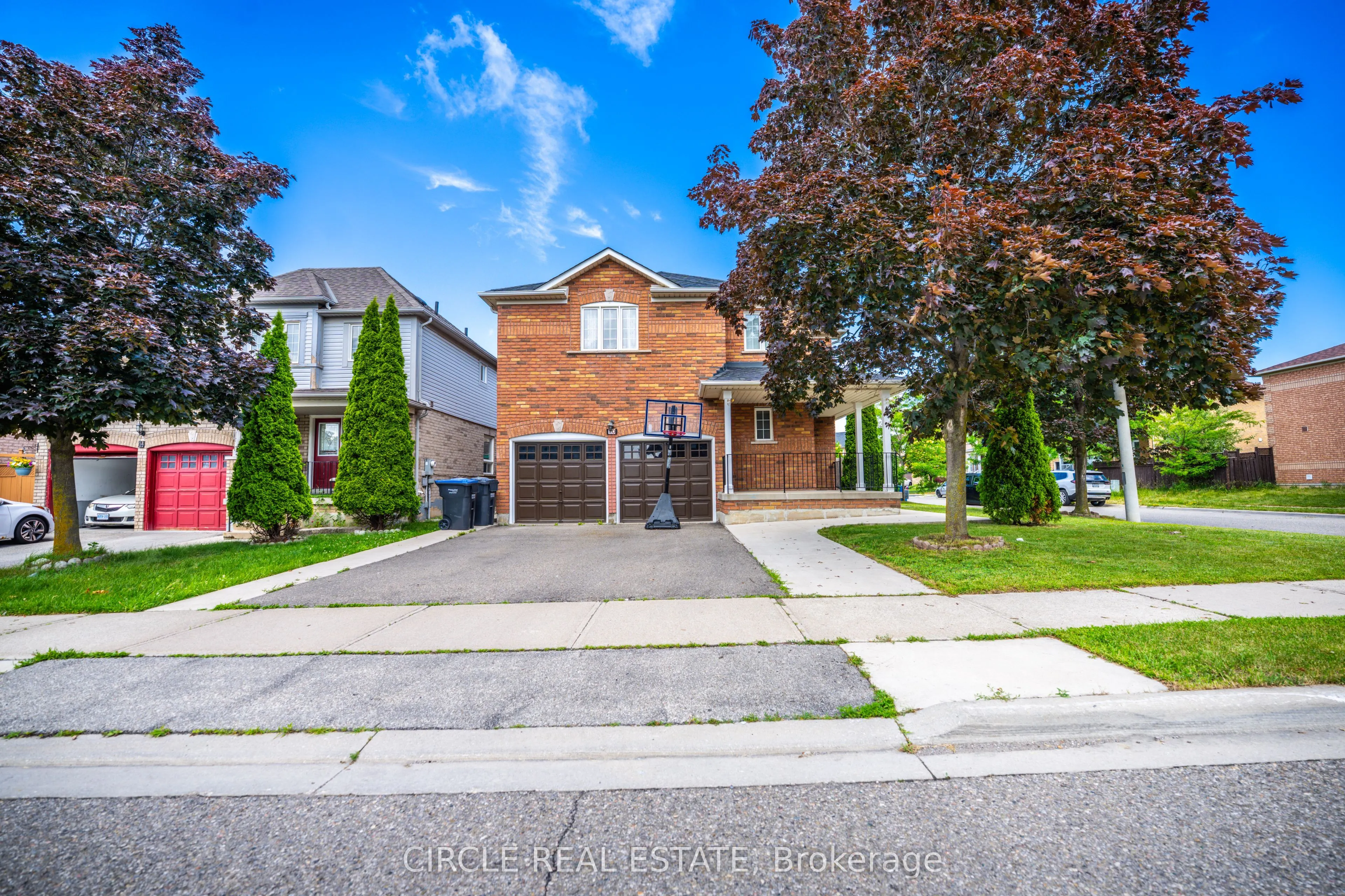 10 Gold Park Pl
