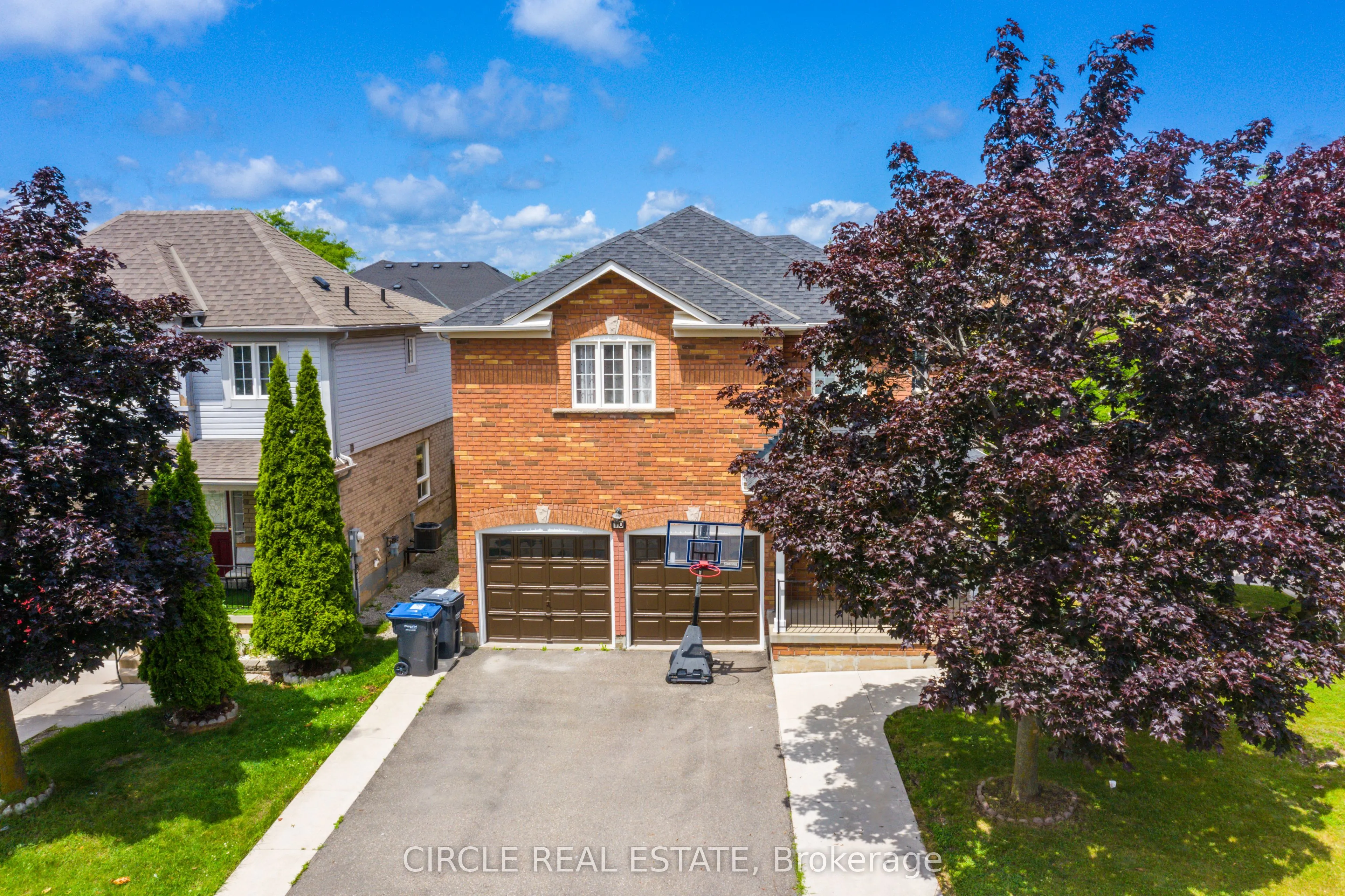 10 Gold Park Pl