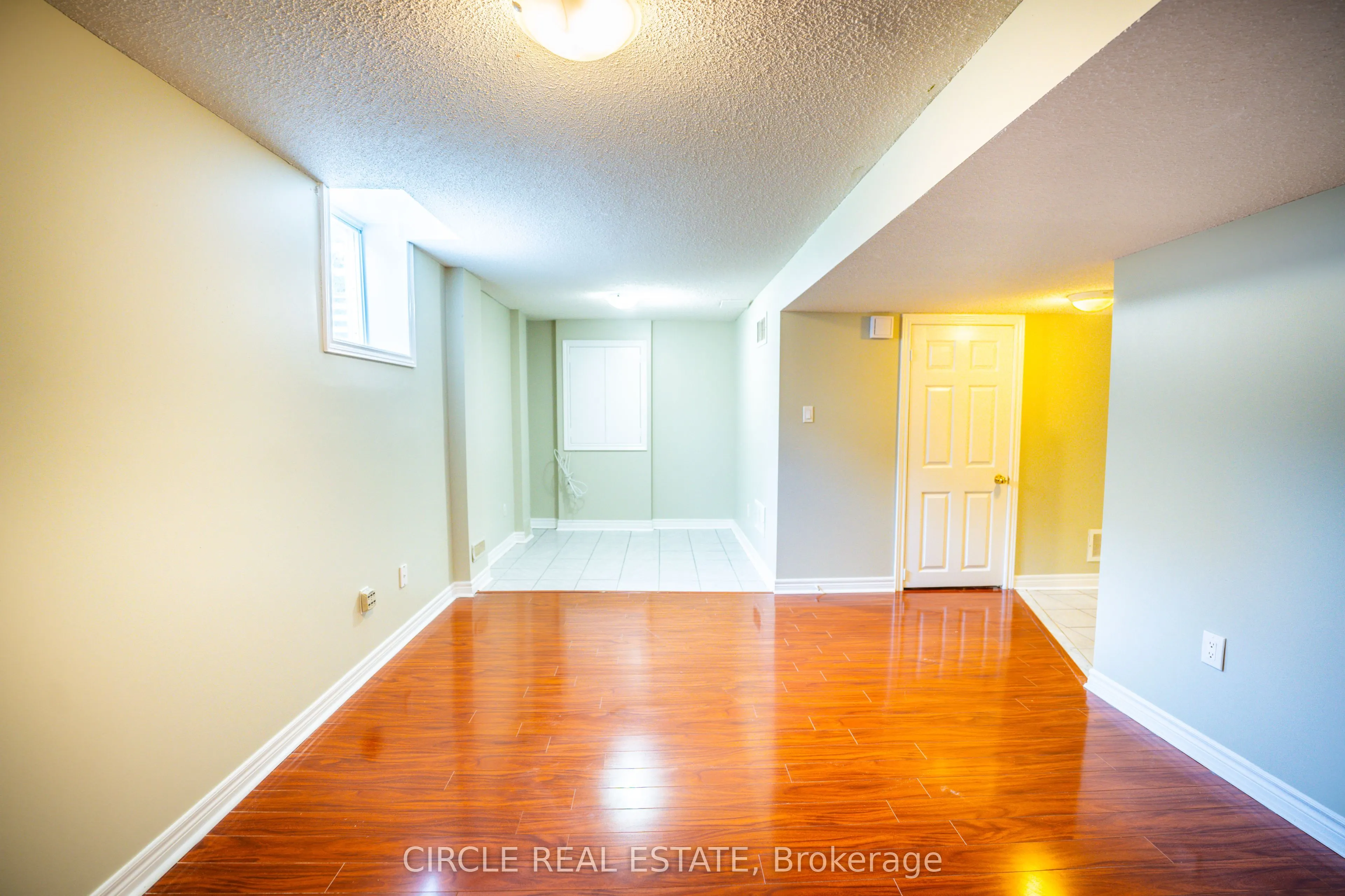 10 Gold Park Pl