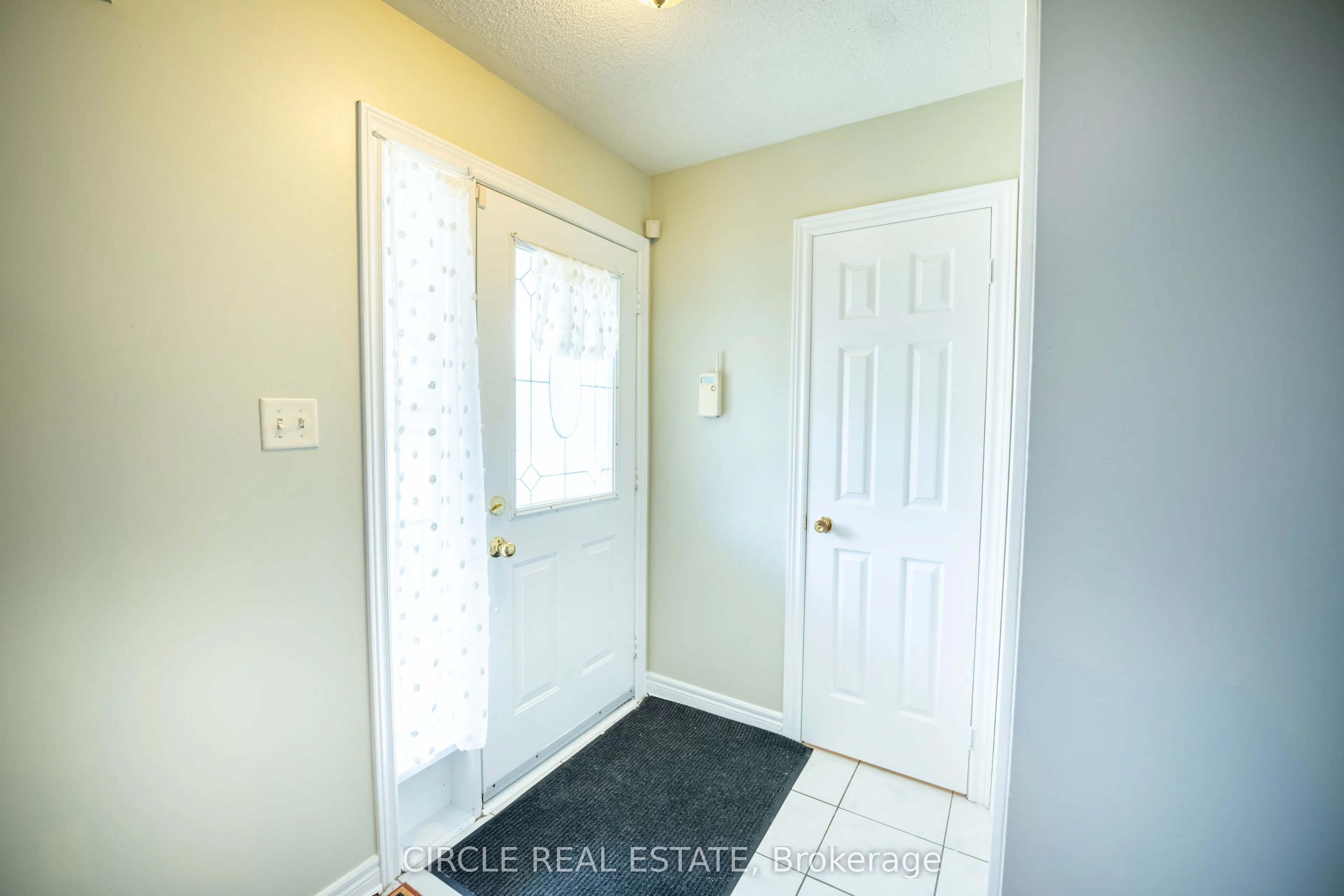10 Gold Park Pl