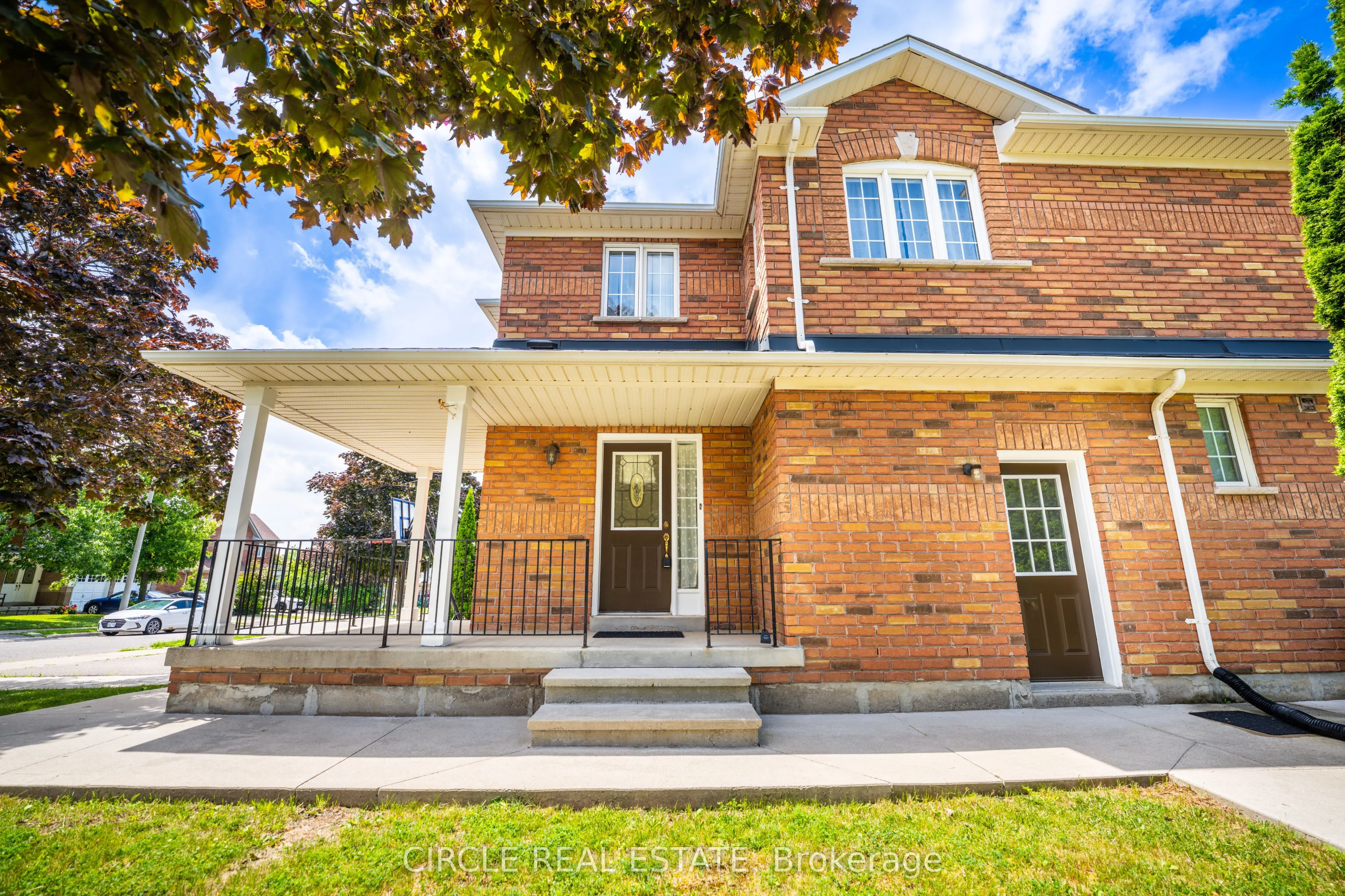 10 Gold Park Pl
