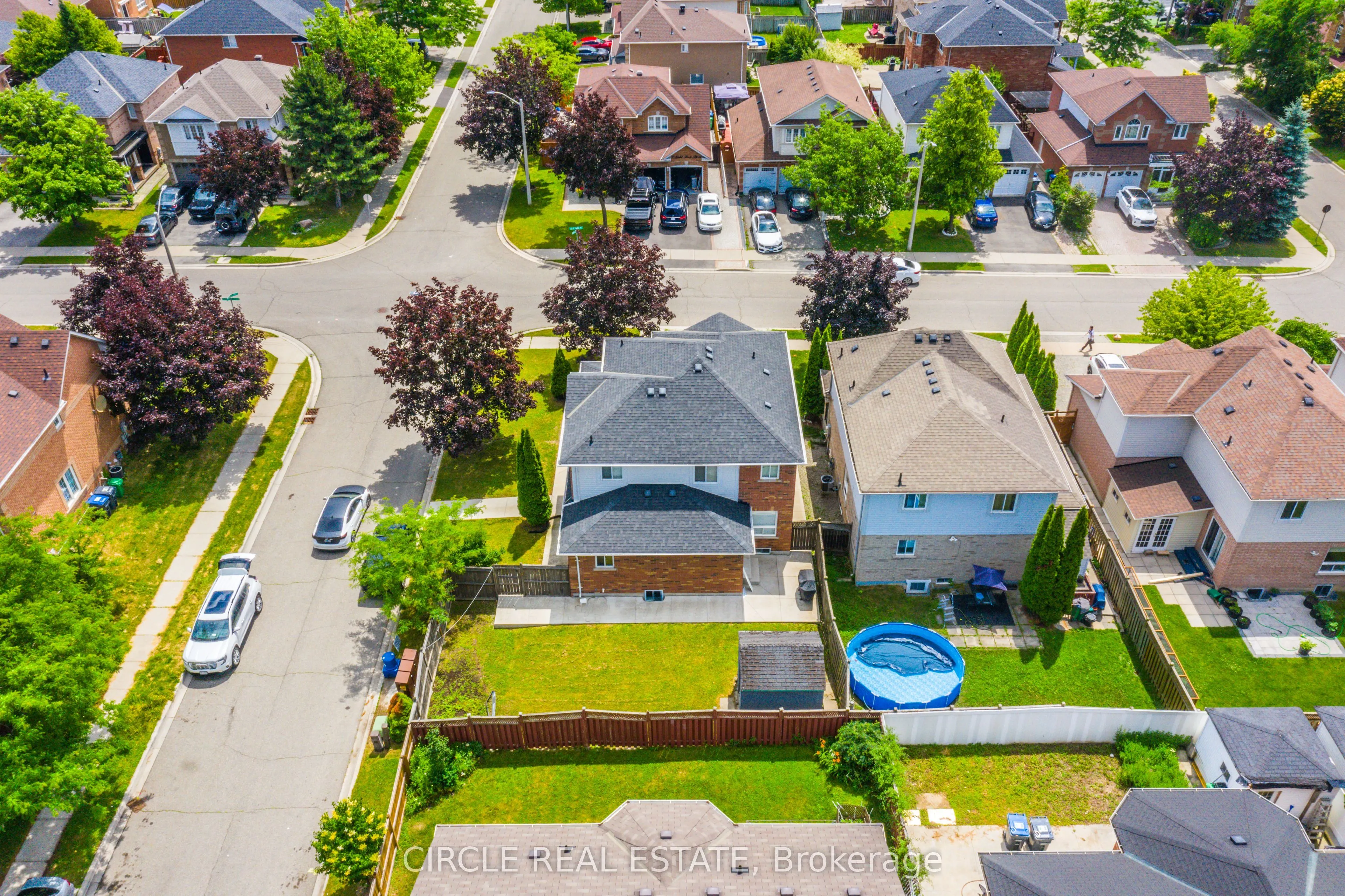 10 Gold Park Pl