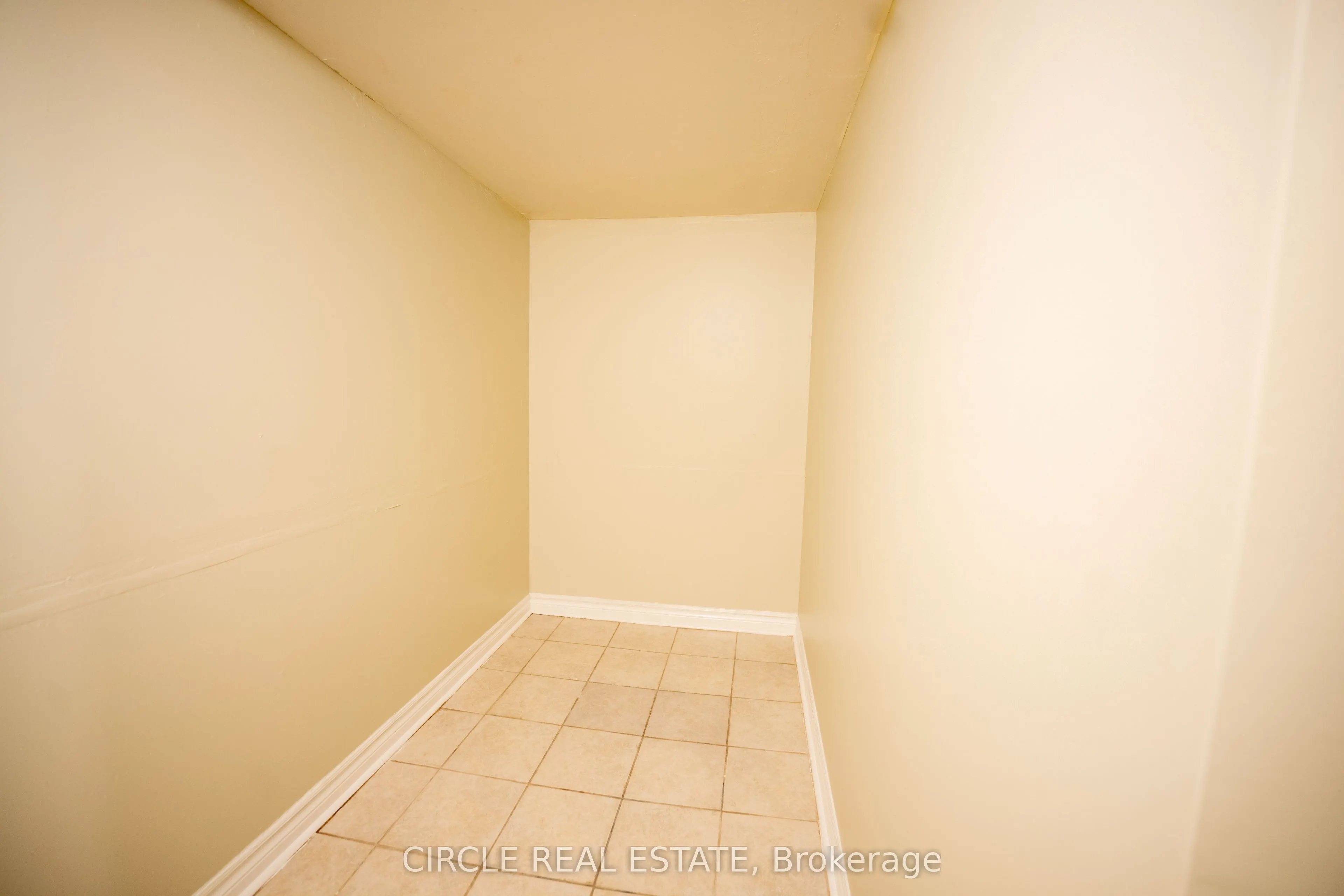 10 Gold Park Pl