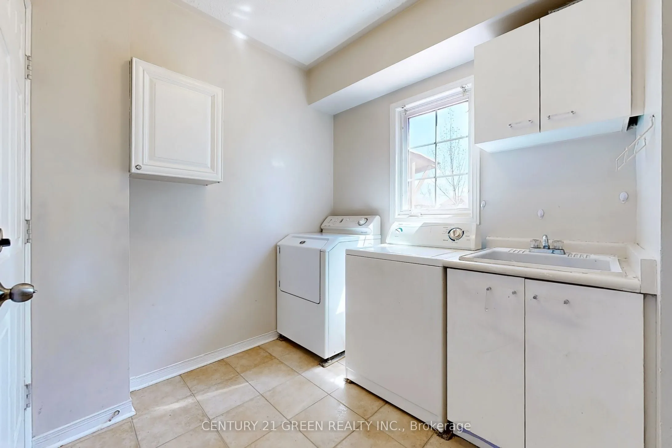 26 Dolphin Song Crescent