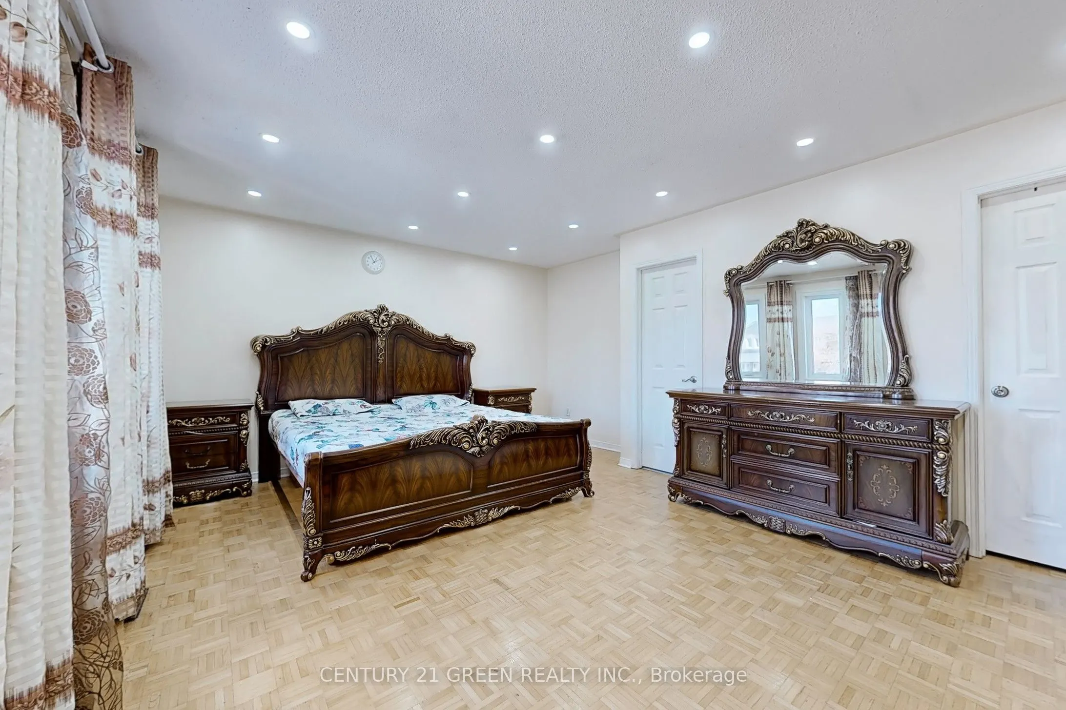 26 Dolphin Song Crescent