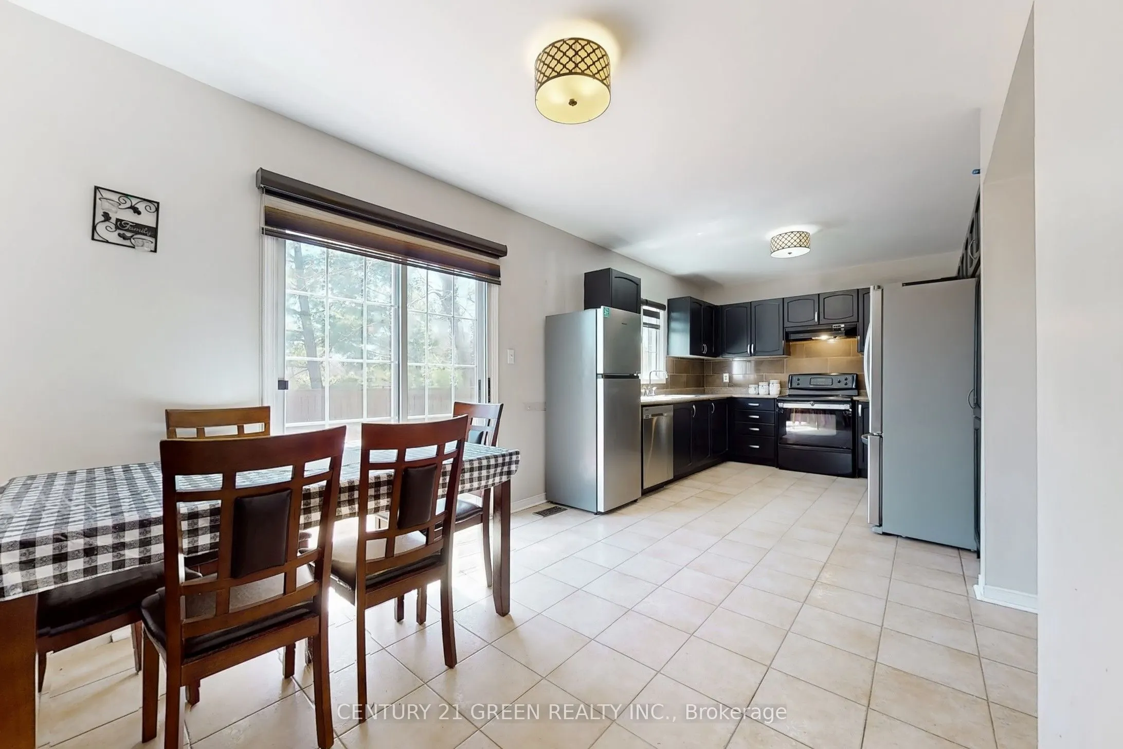 26 Dolphin Song Crescent