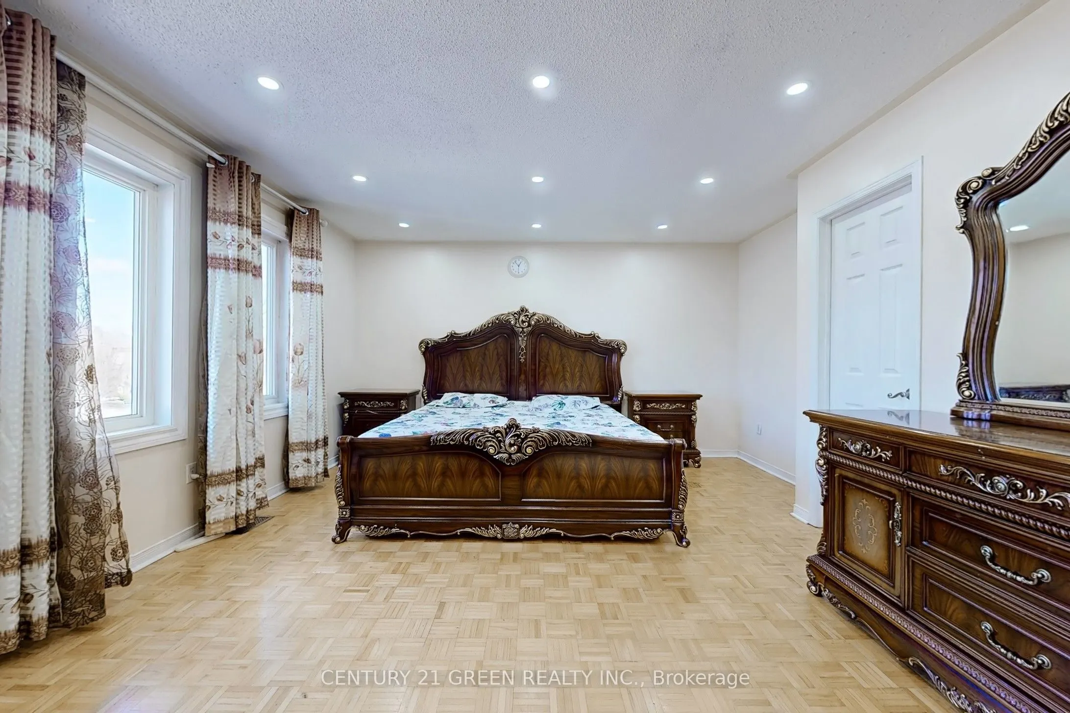 26 Dolphin Song Crescent