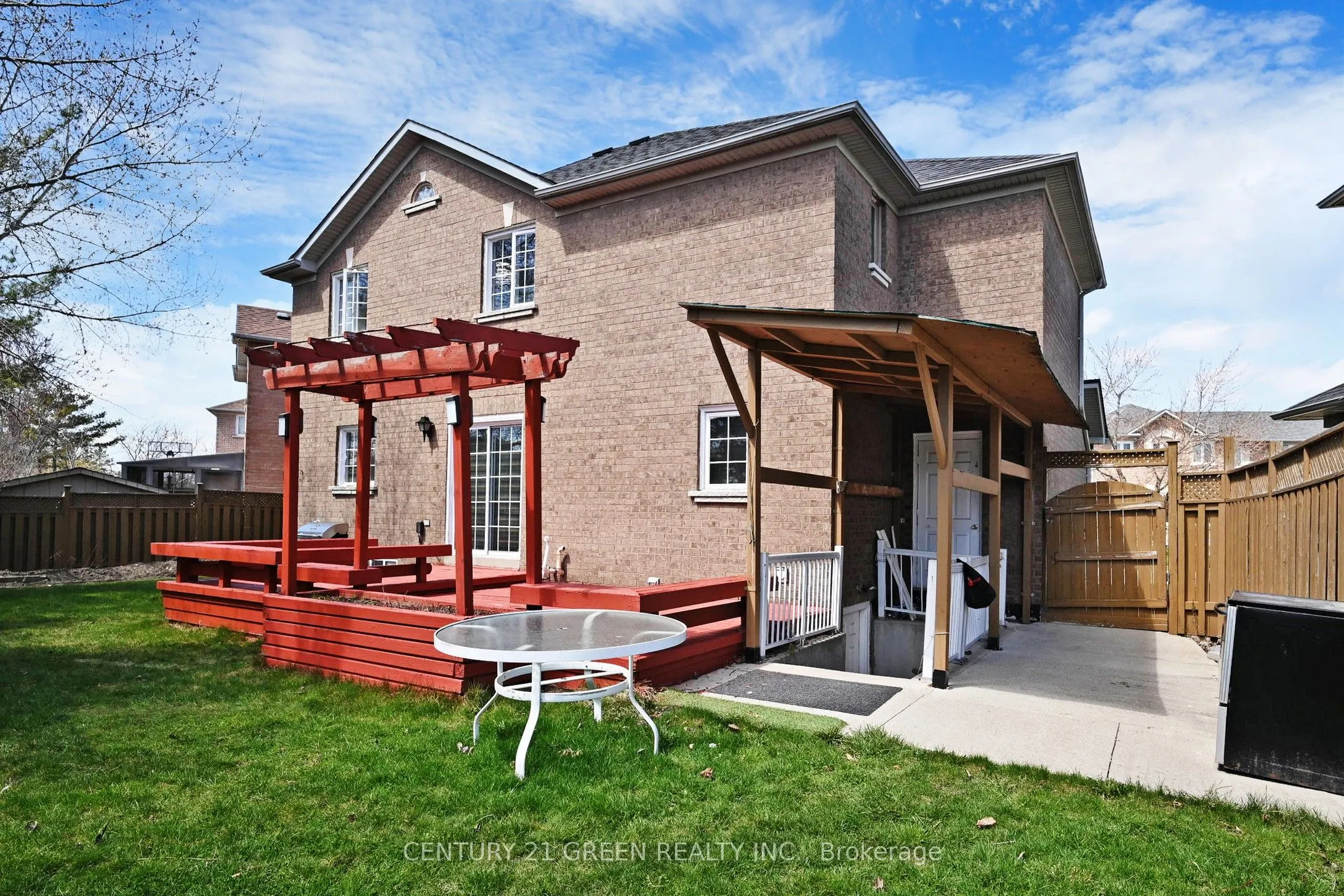 26 Dolphin Song Crescent