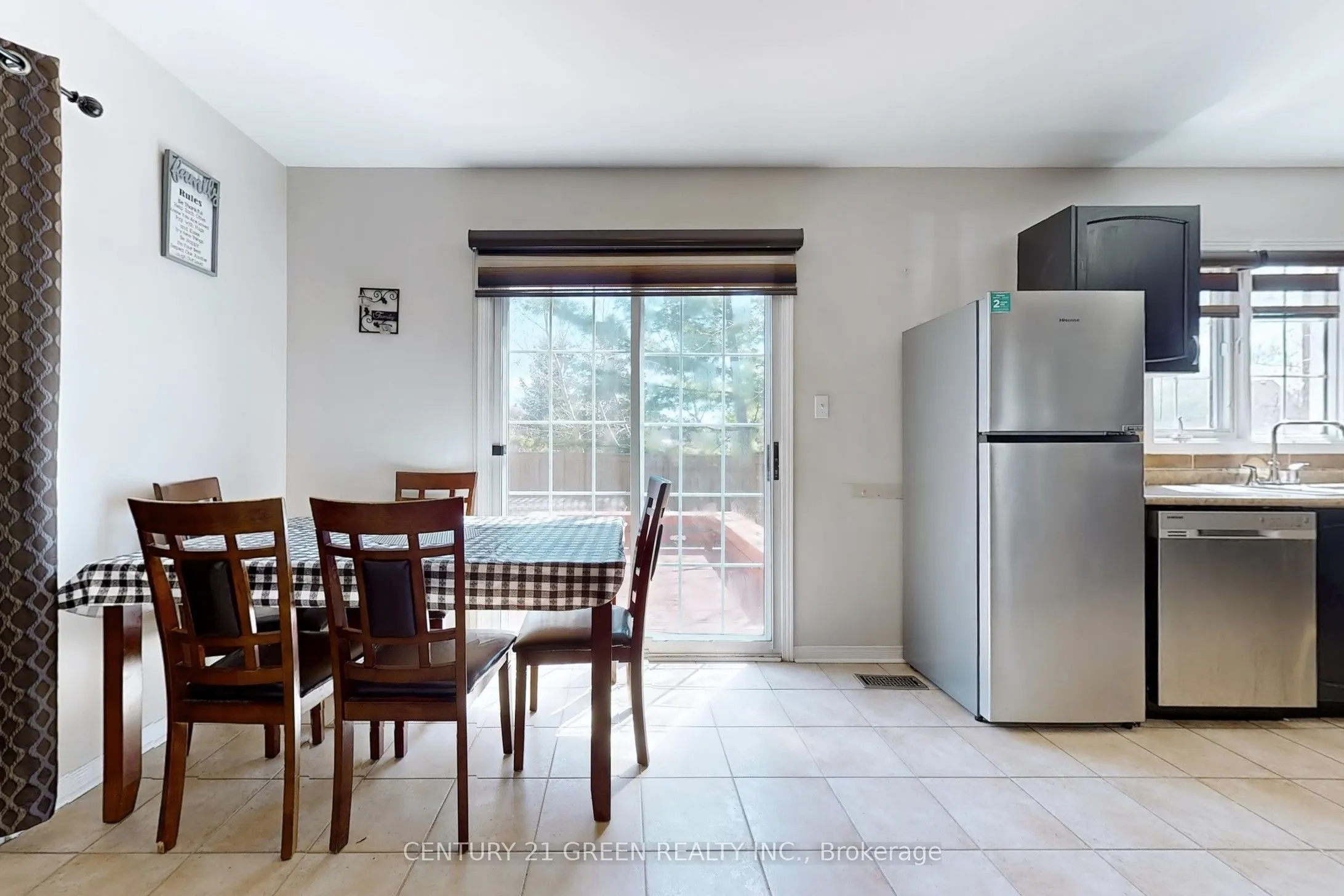 26 Dolphin Song Crescent
