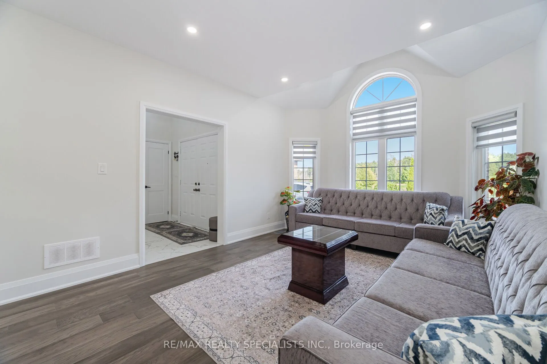 5246 Beech Grove Side Road