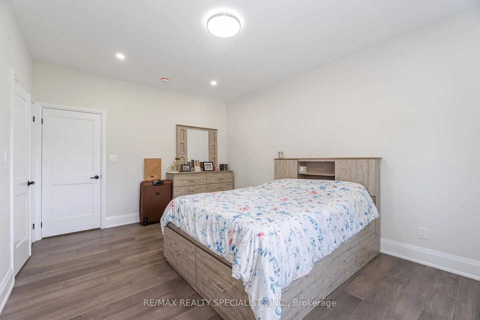 5246 Beech Grove Side Road