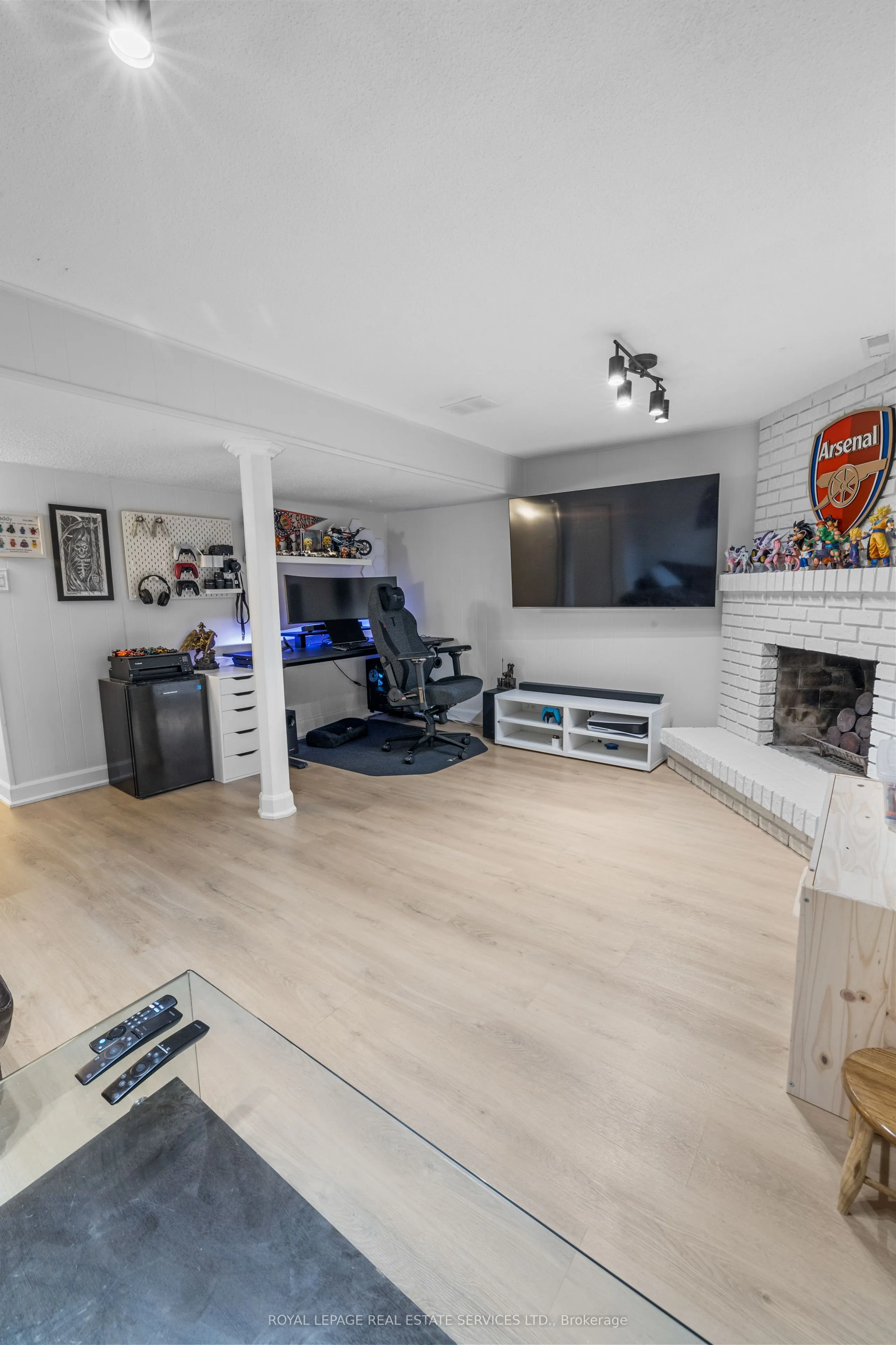 2120 Rathburn Road E, #38