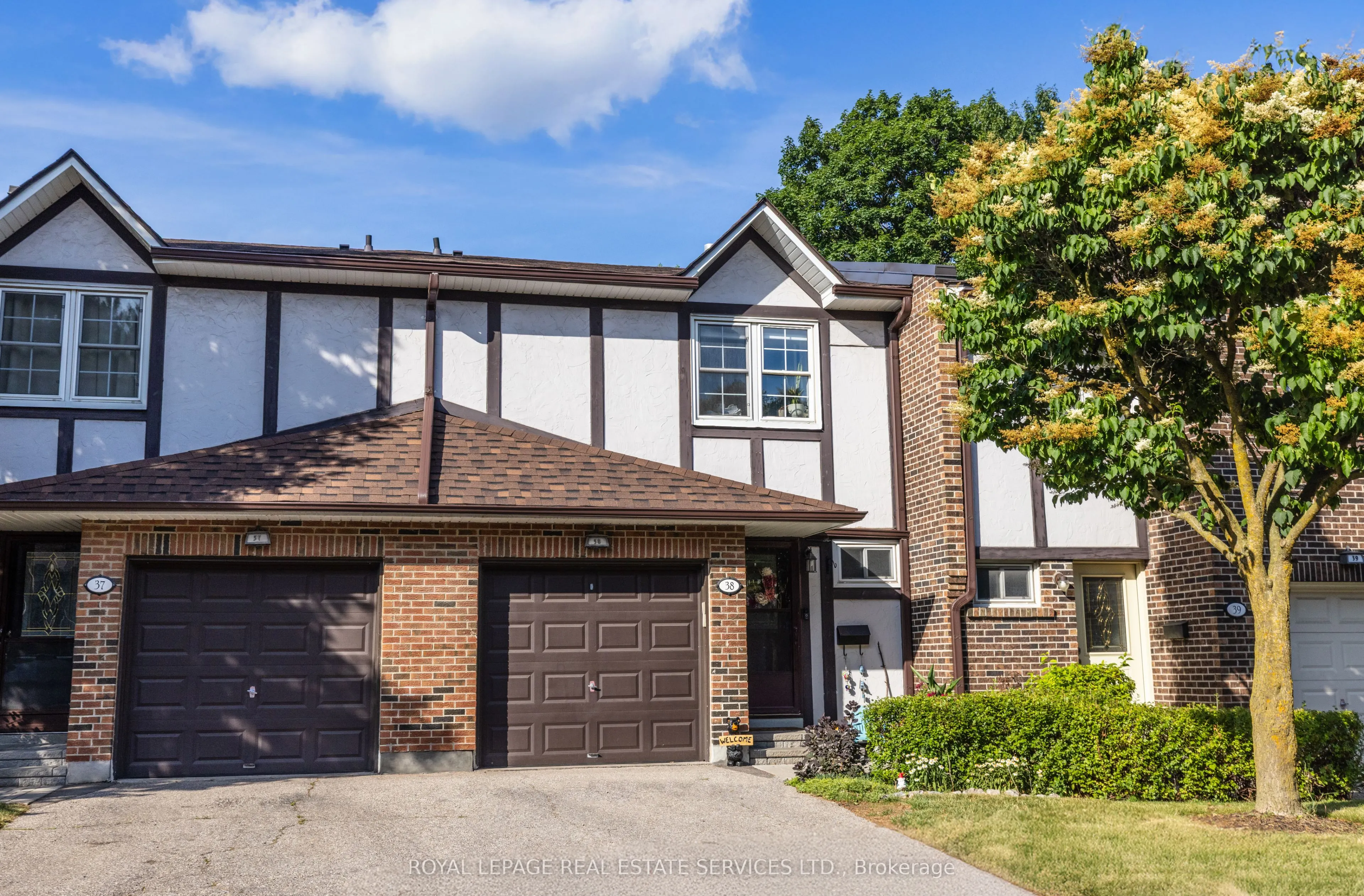 2120 Rathburn Road E, #38