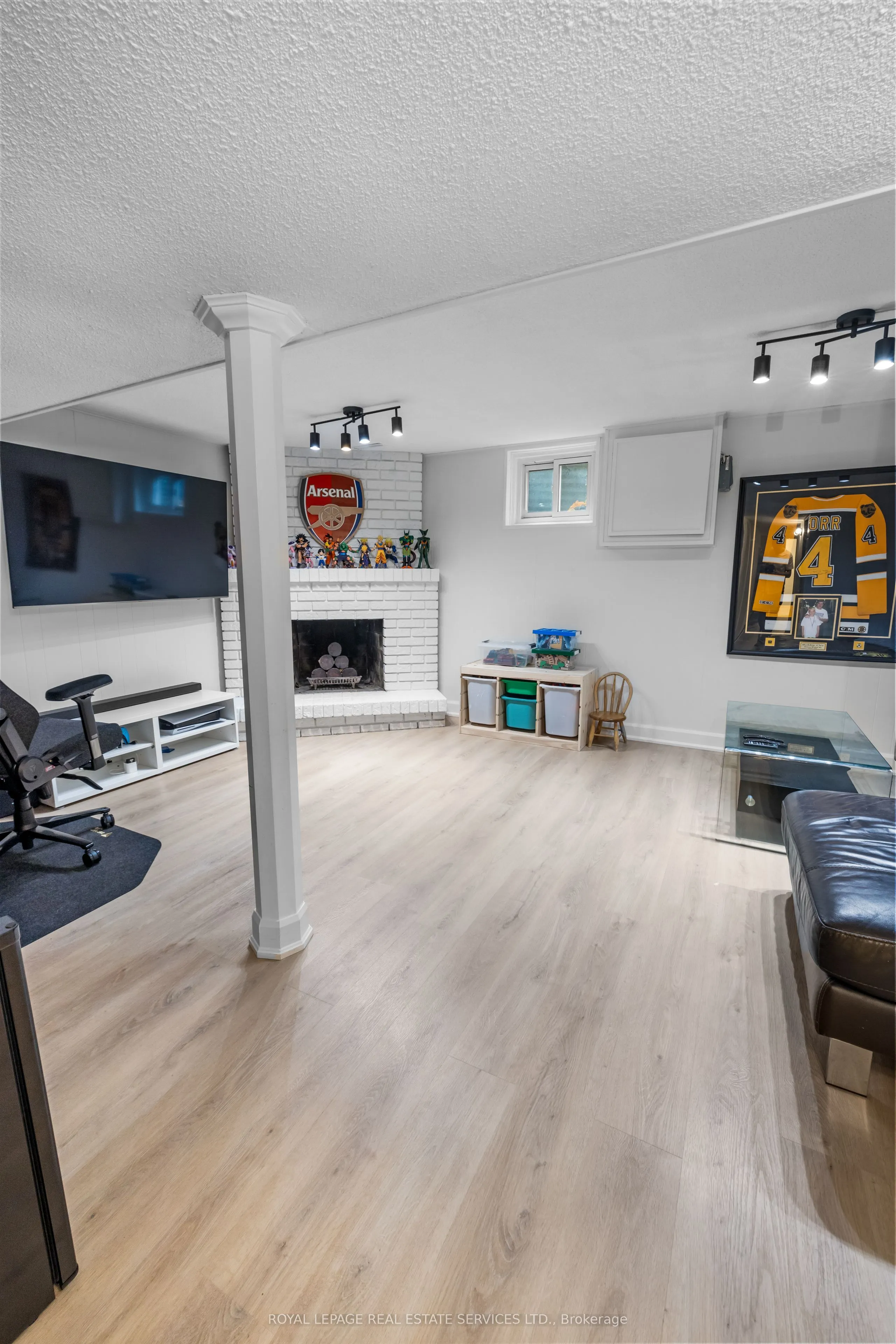 2120 Rathburn Road E, #38