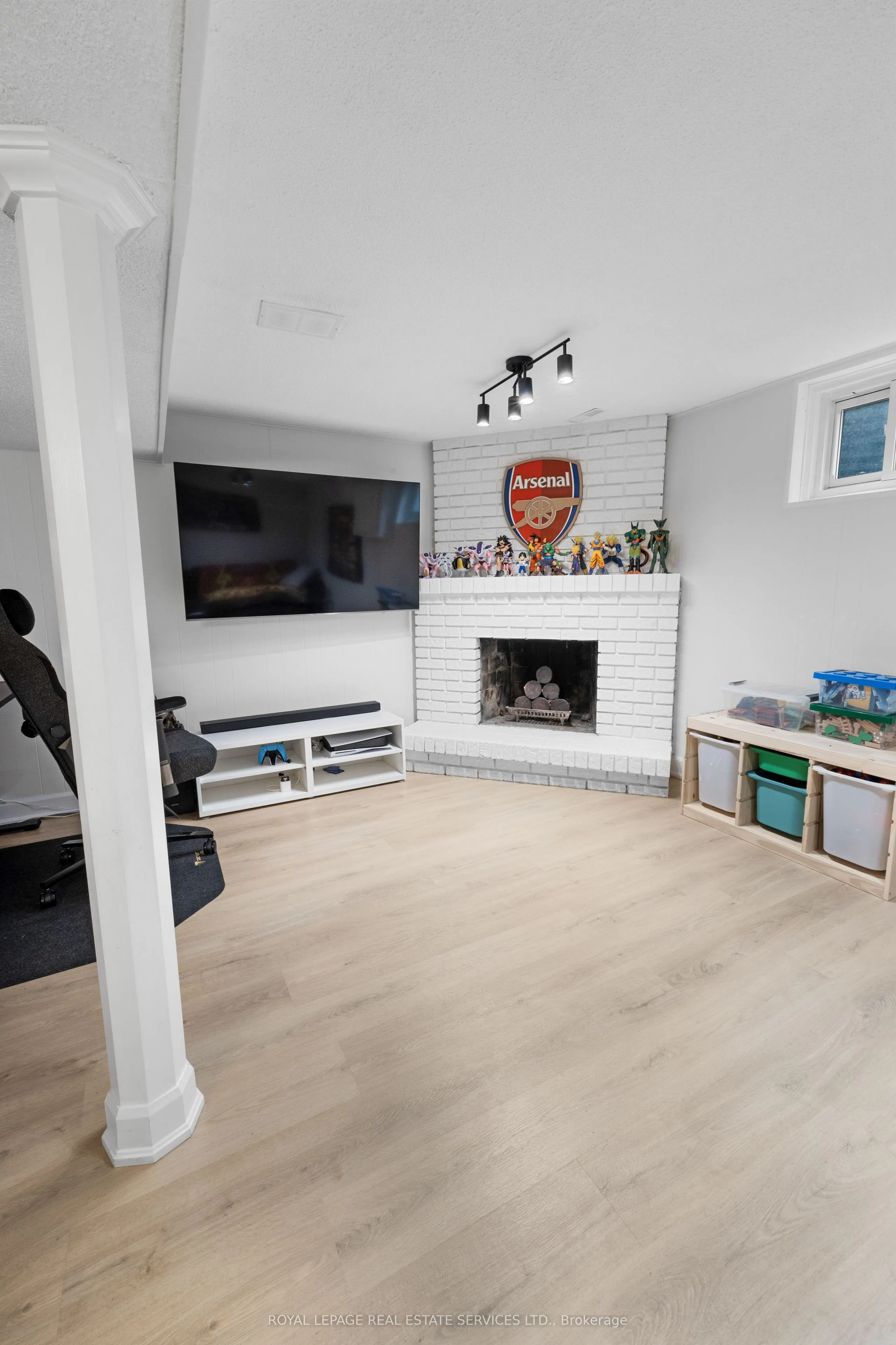 2120 Rathburn Road E, #38