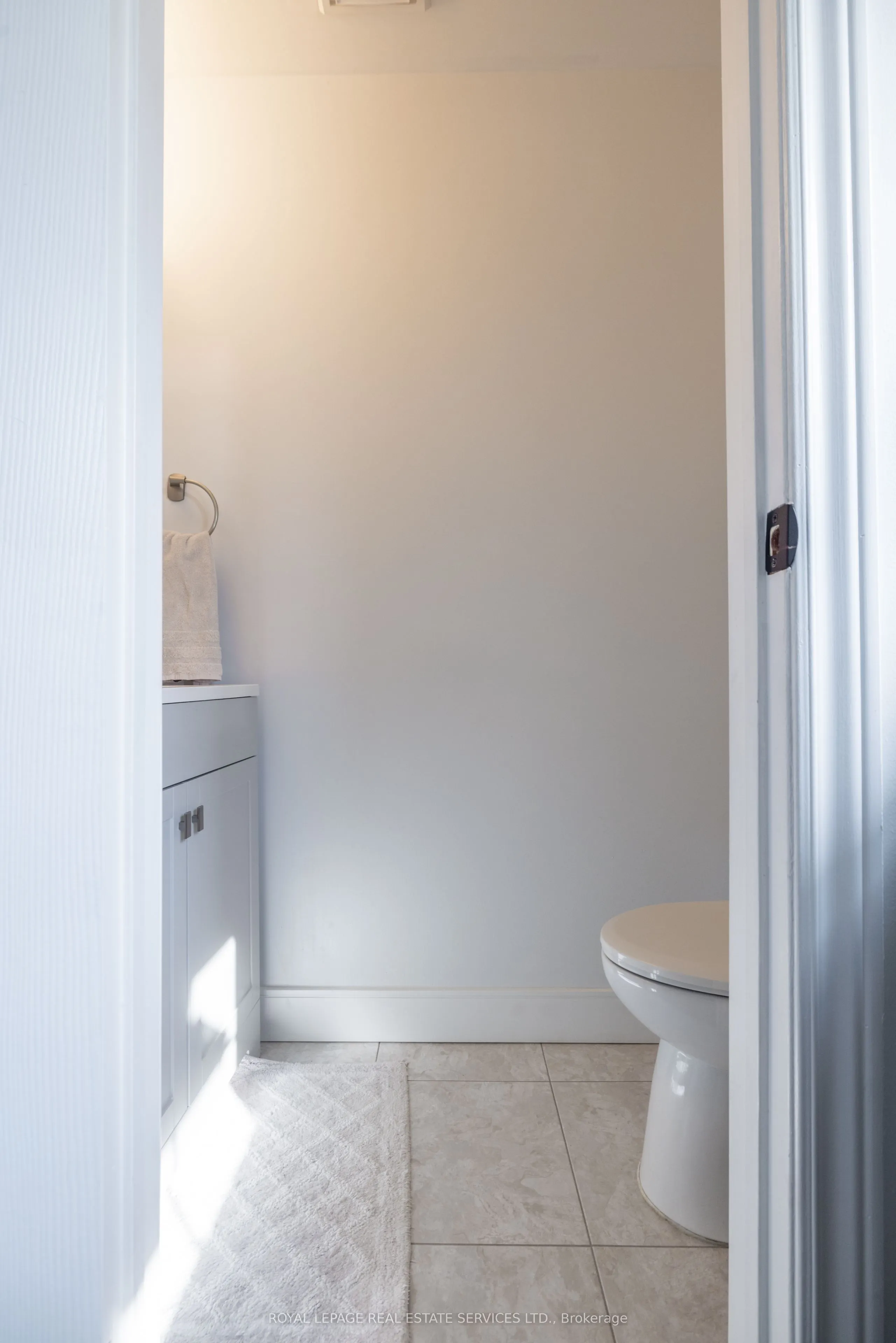 2120 Rathburn Road E, #38