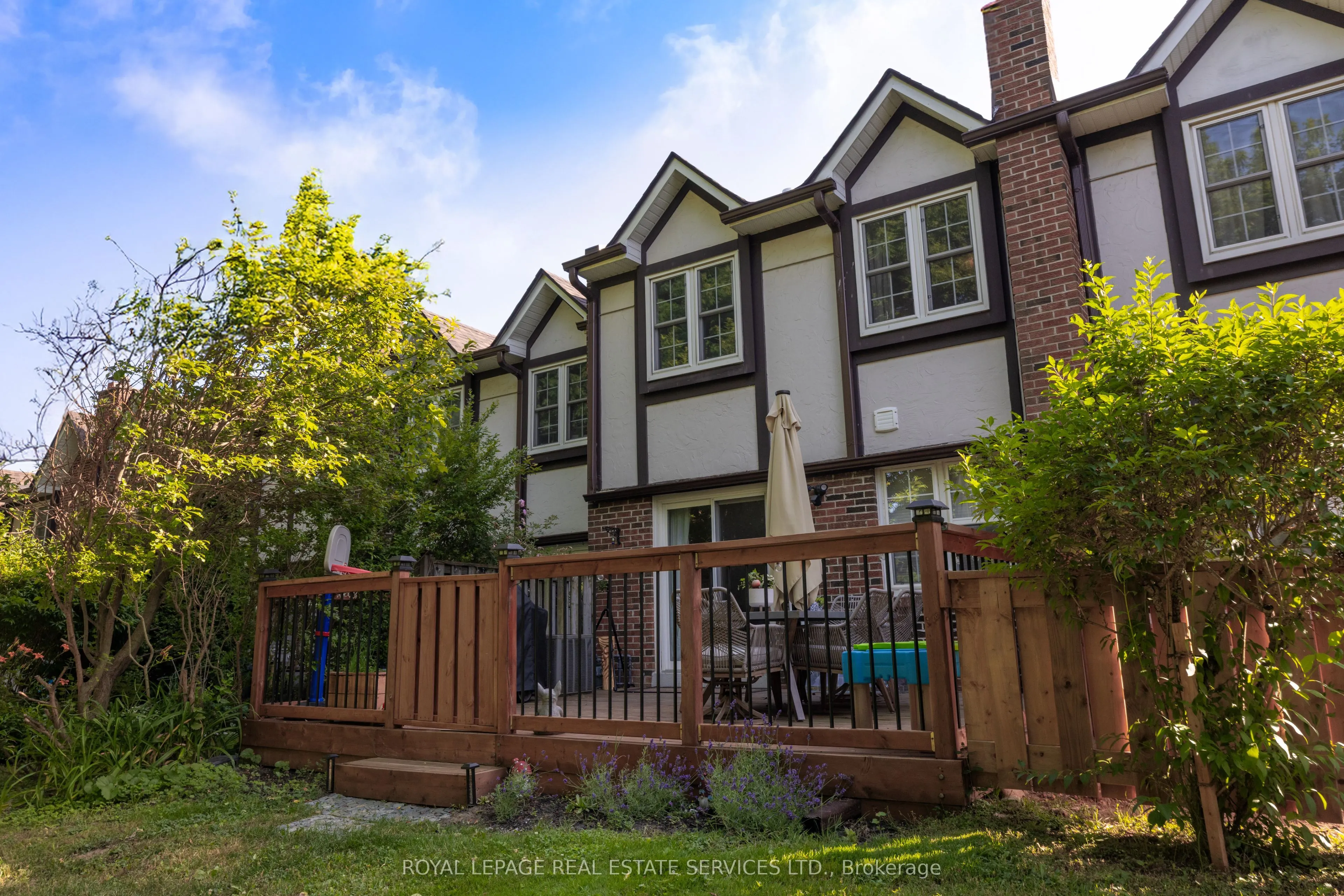 2120 Rathburn Road E, #38