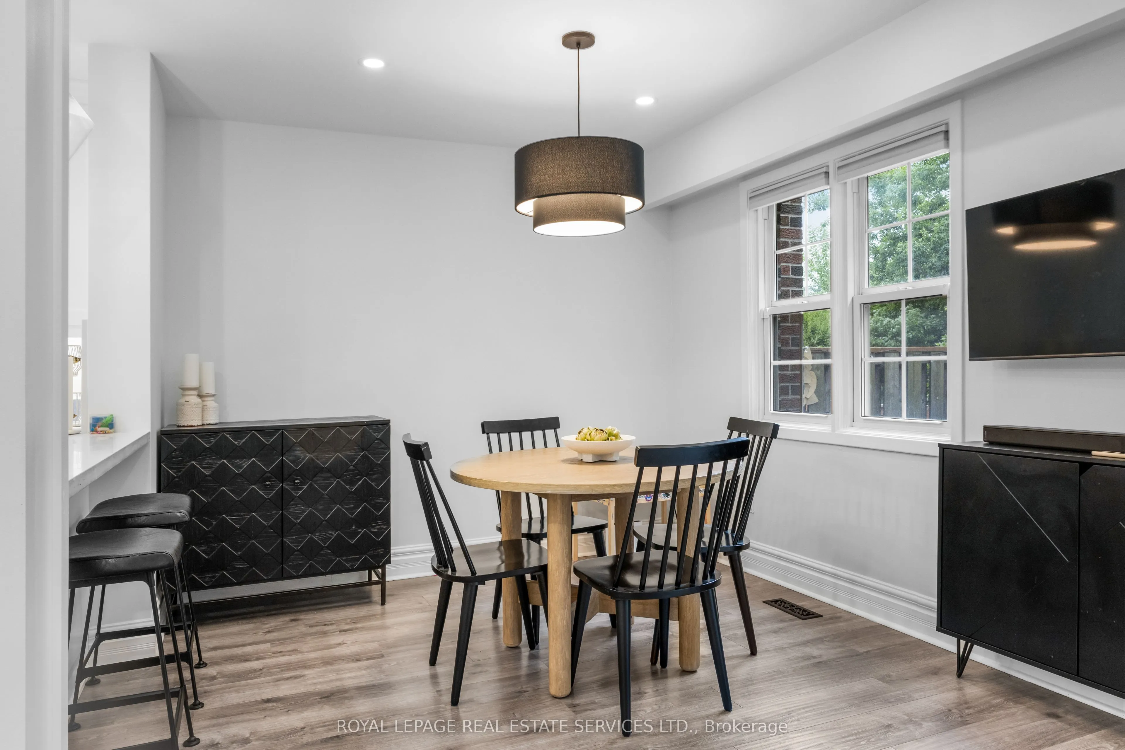 2120 Rathburn Road E, #38