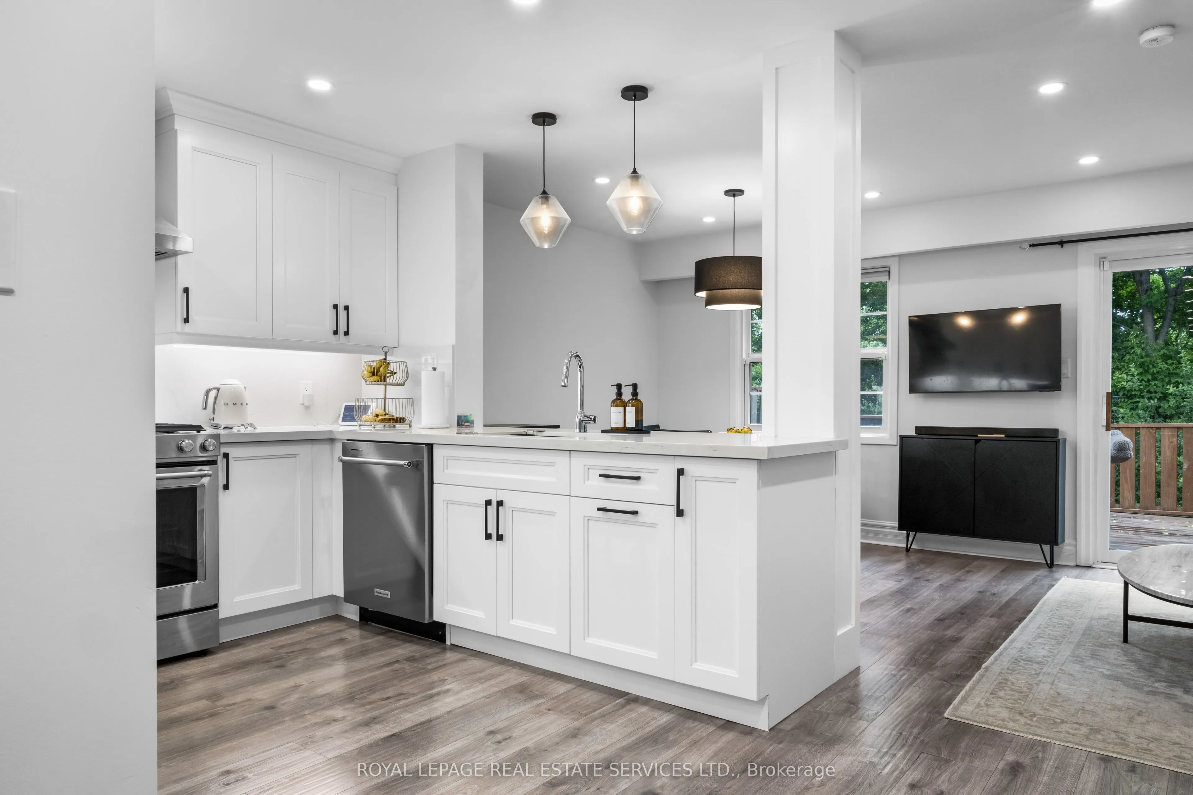 2120 Rathburn Road E, #38
