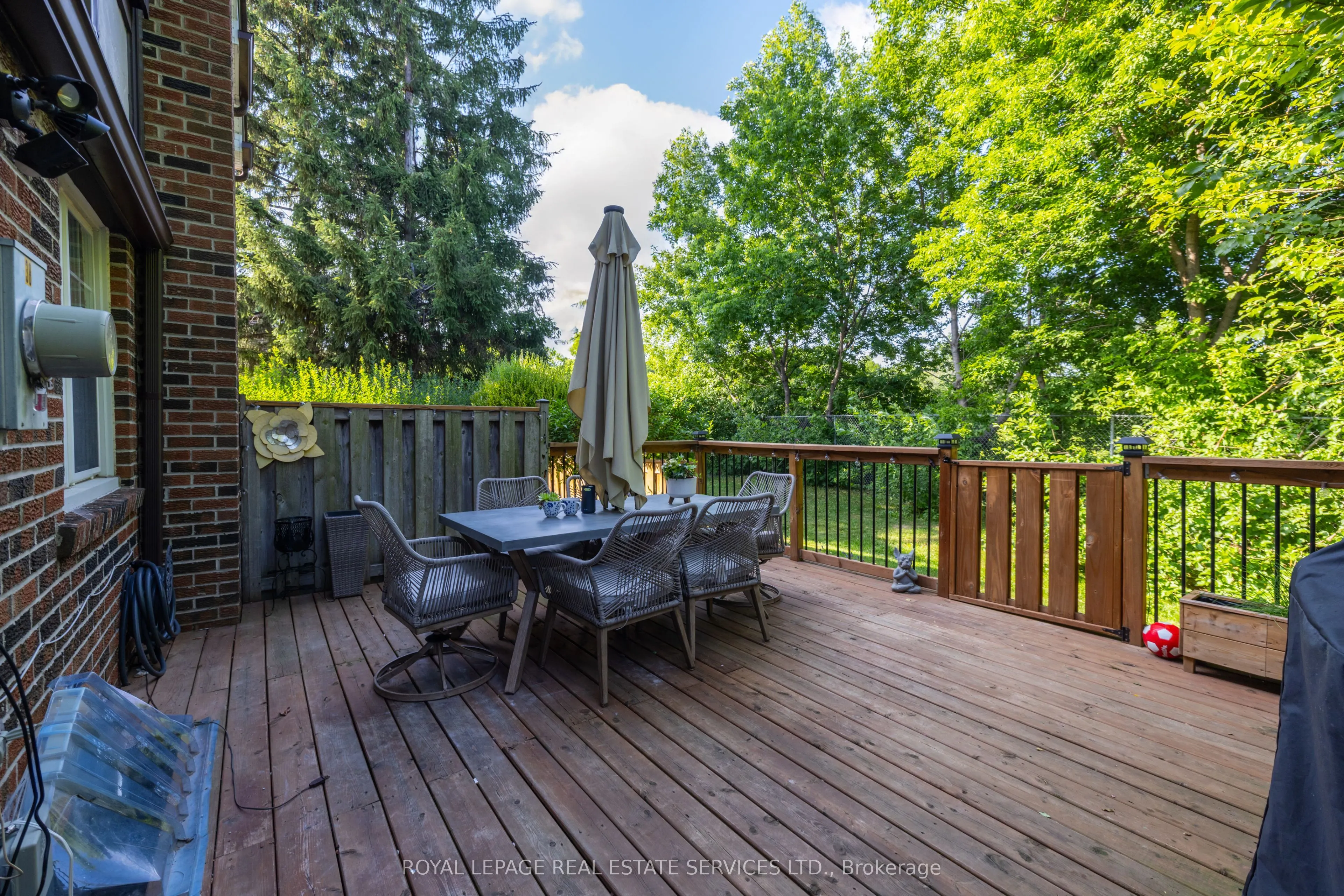 2120 Rathburn Road E, #38