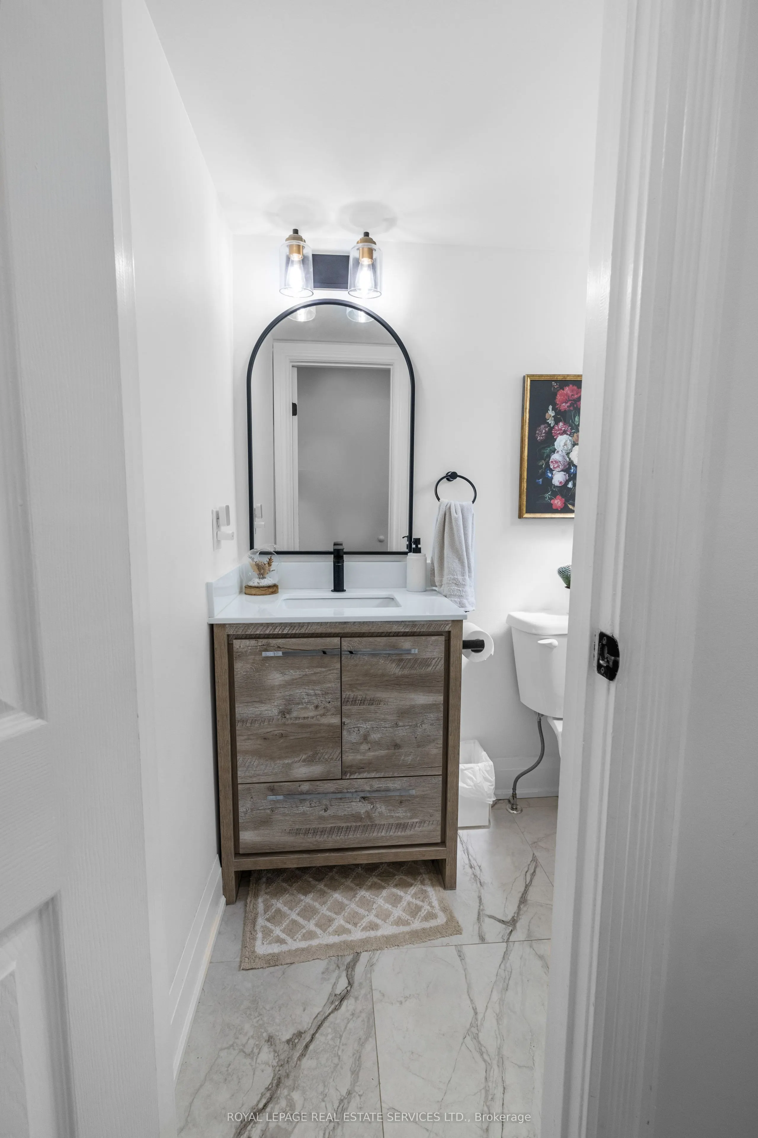 2120 Rathburn Road E, #38