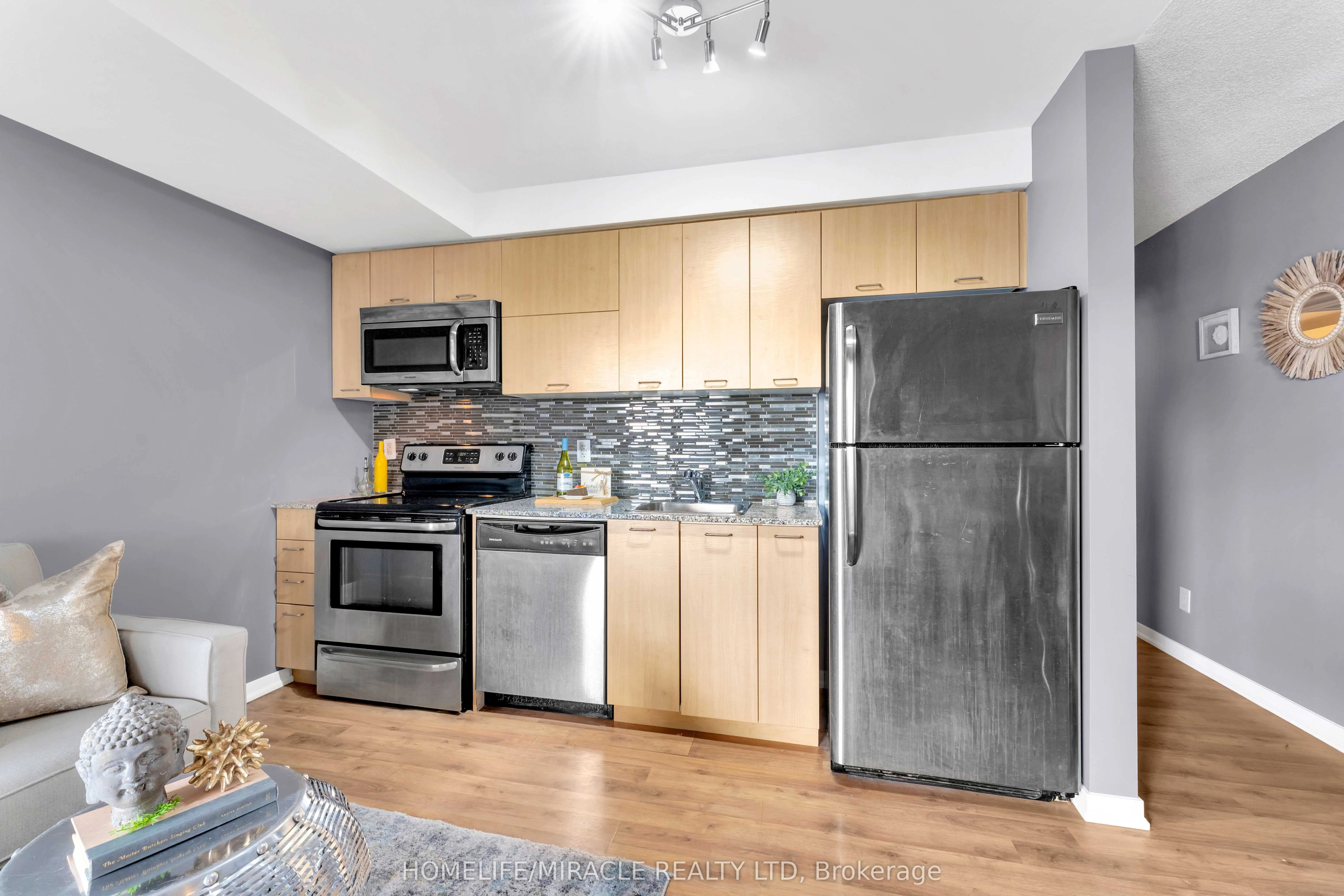 38 Joe Shuster Way, #1110