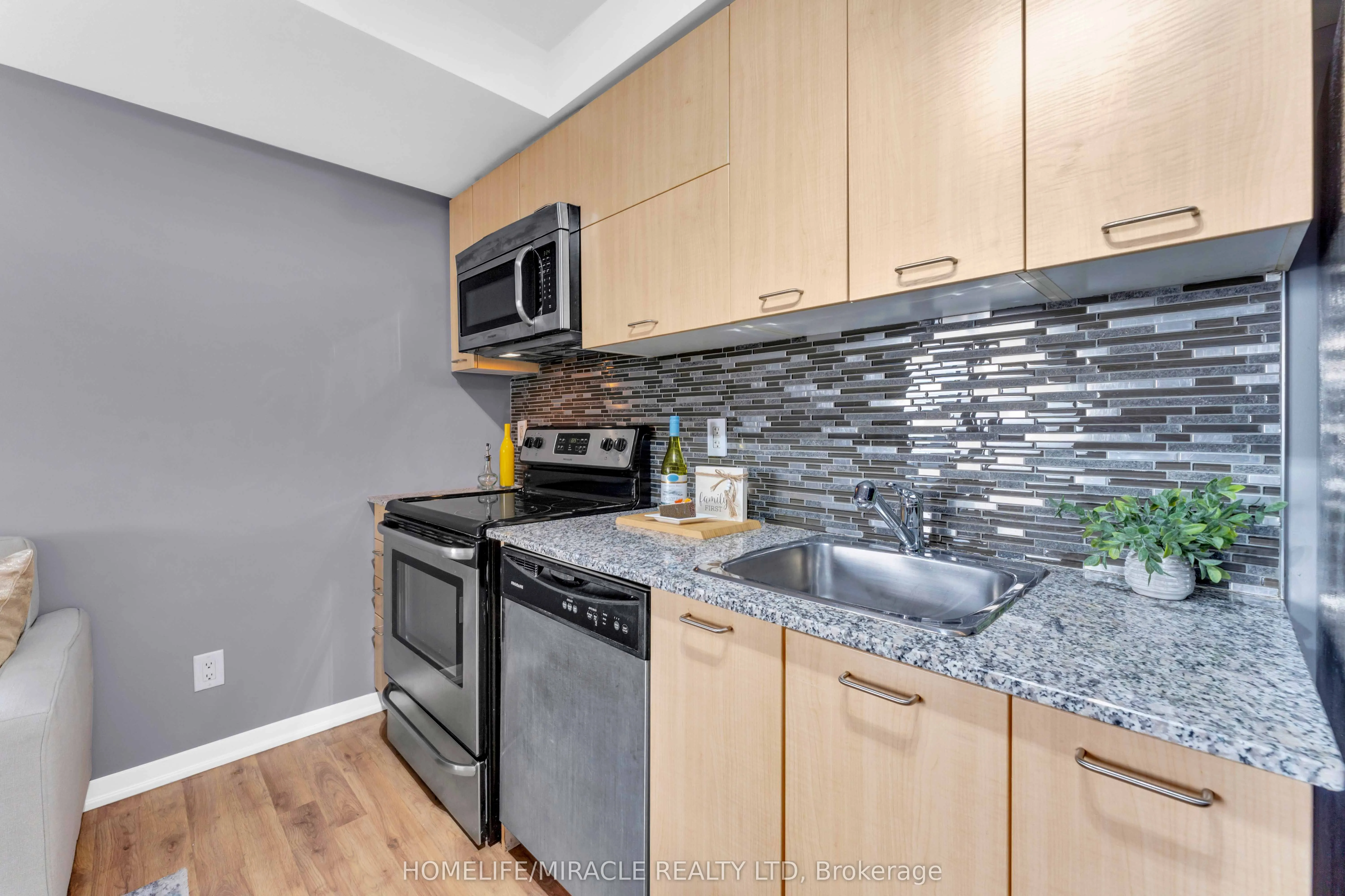 38 Joe Shuster Way, #1110