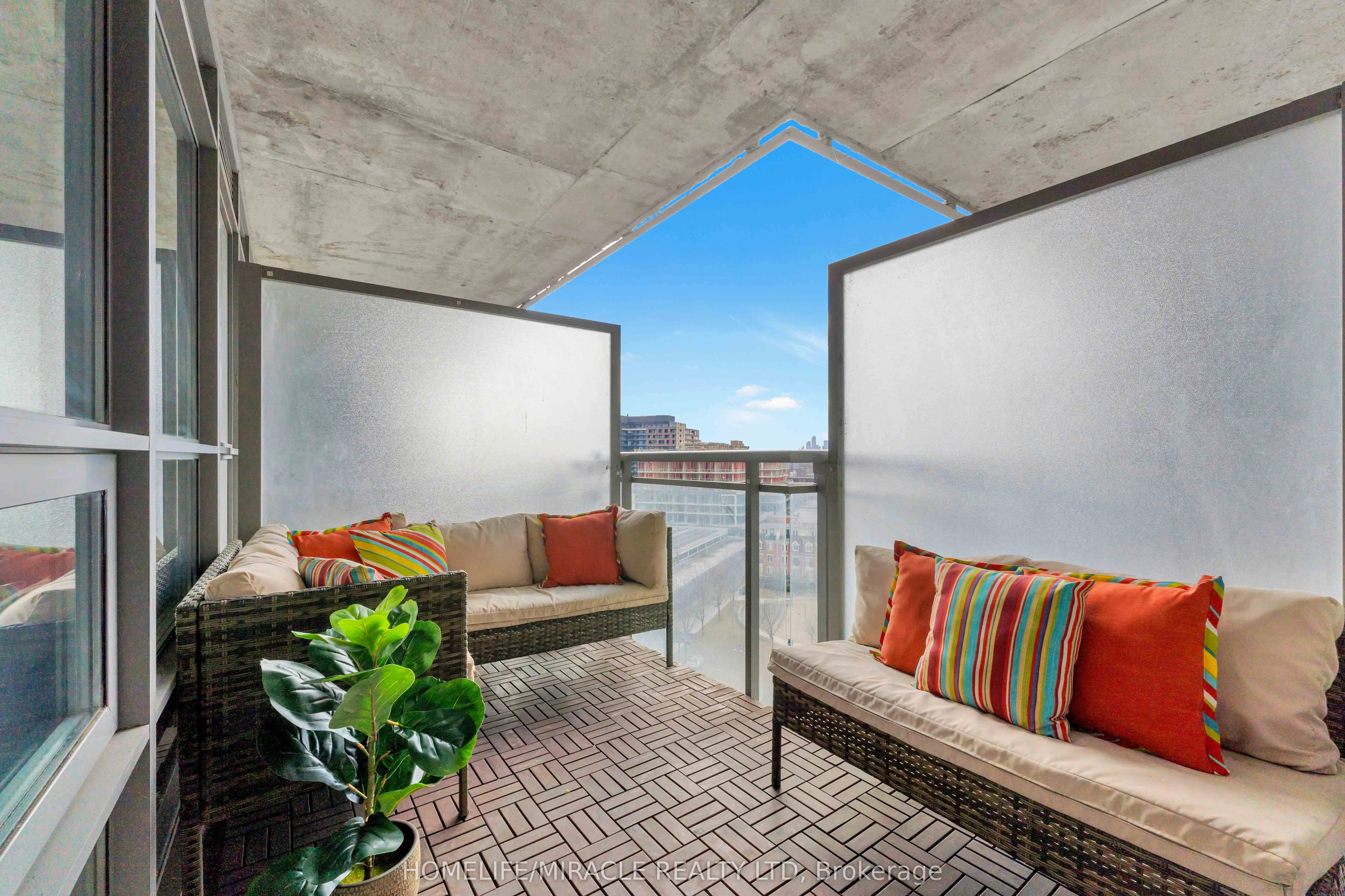 38 Joe Shuster Way, #1110