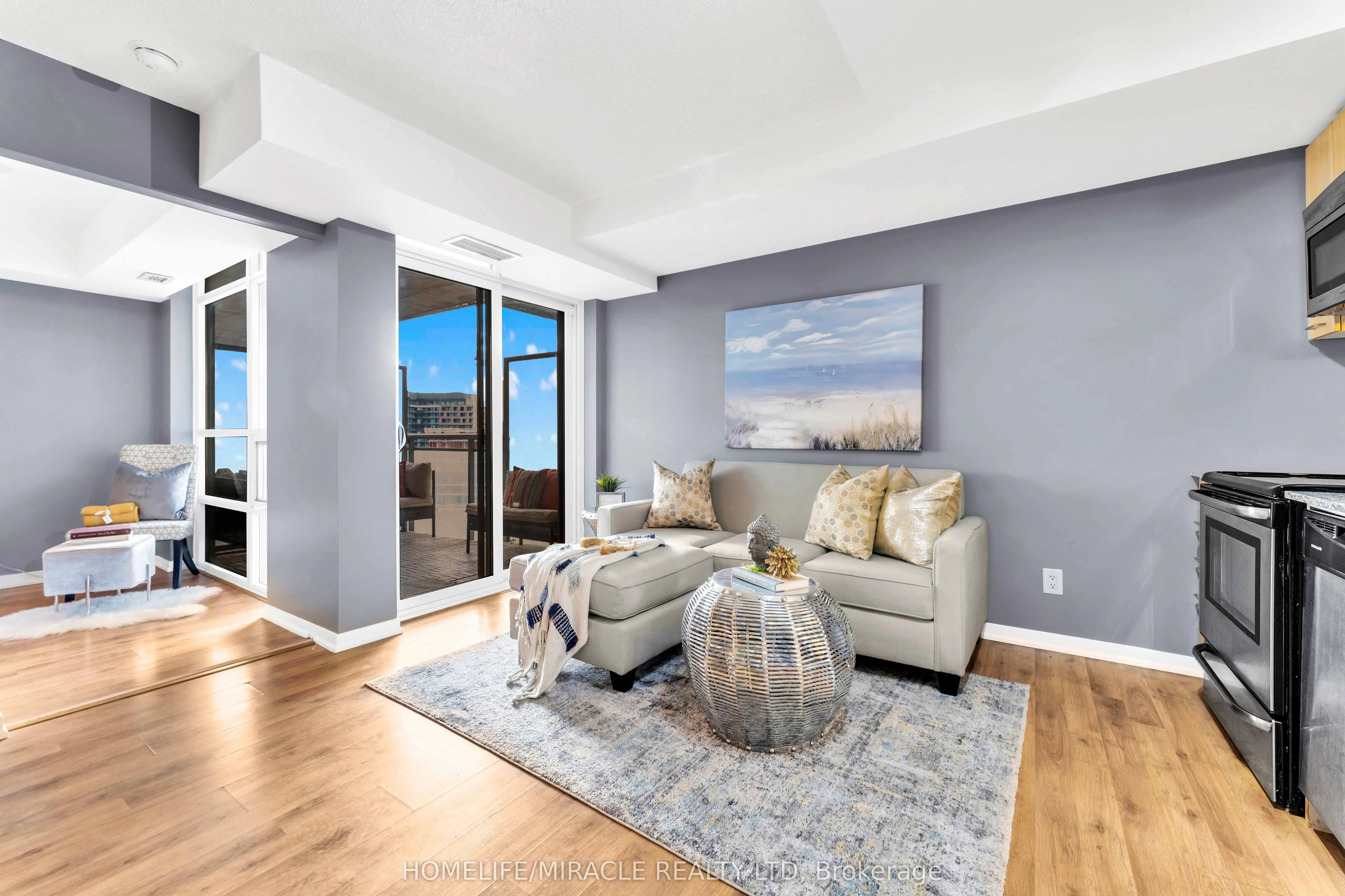 38 Joe Shuster Way, #1110