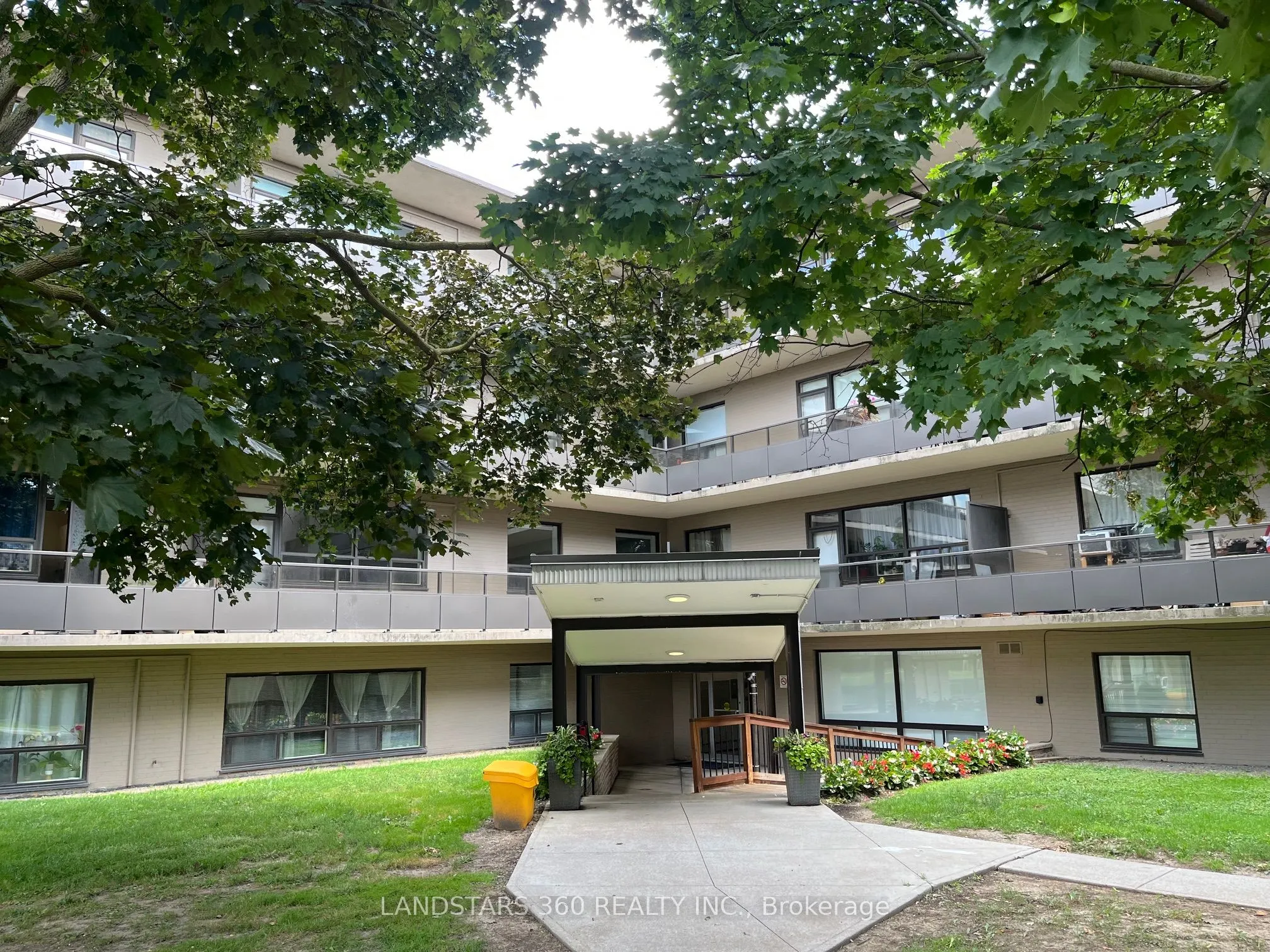 31 Paxtonia Boulevard, #214