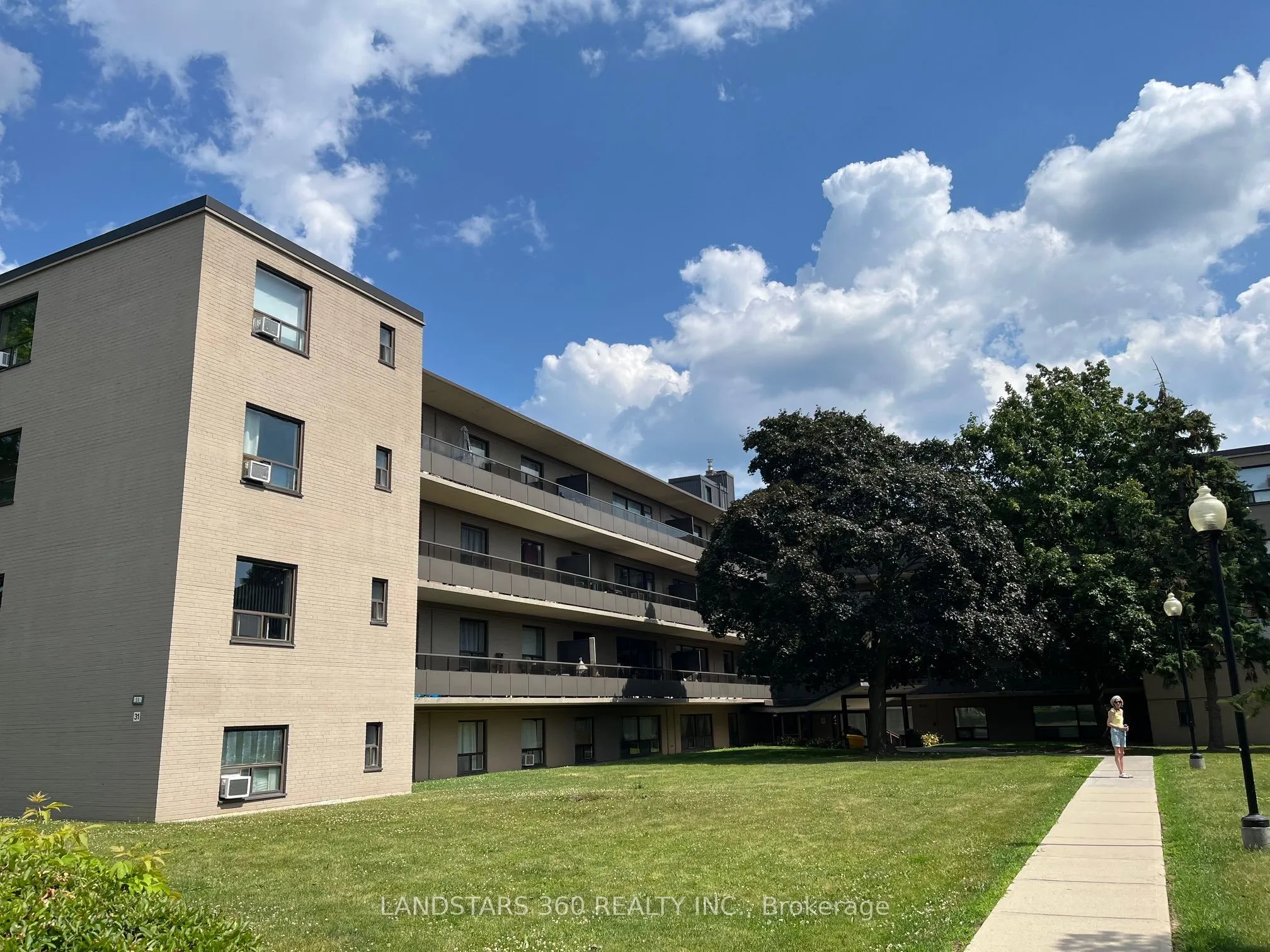 31 Paxtonia Boulevard, #214