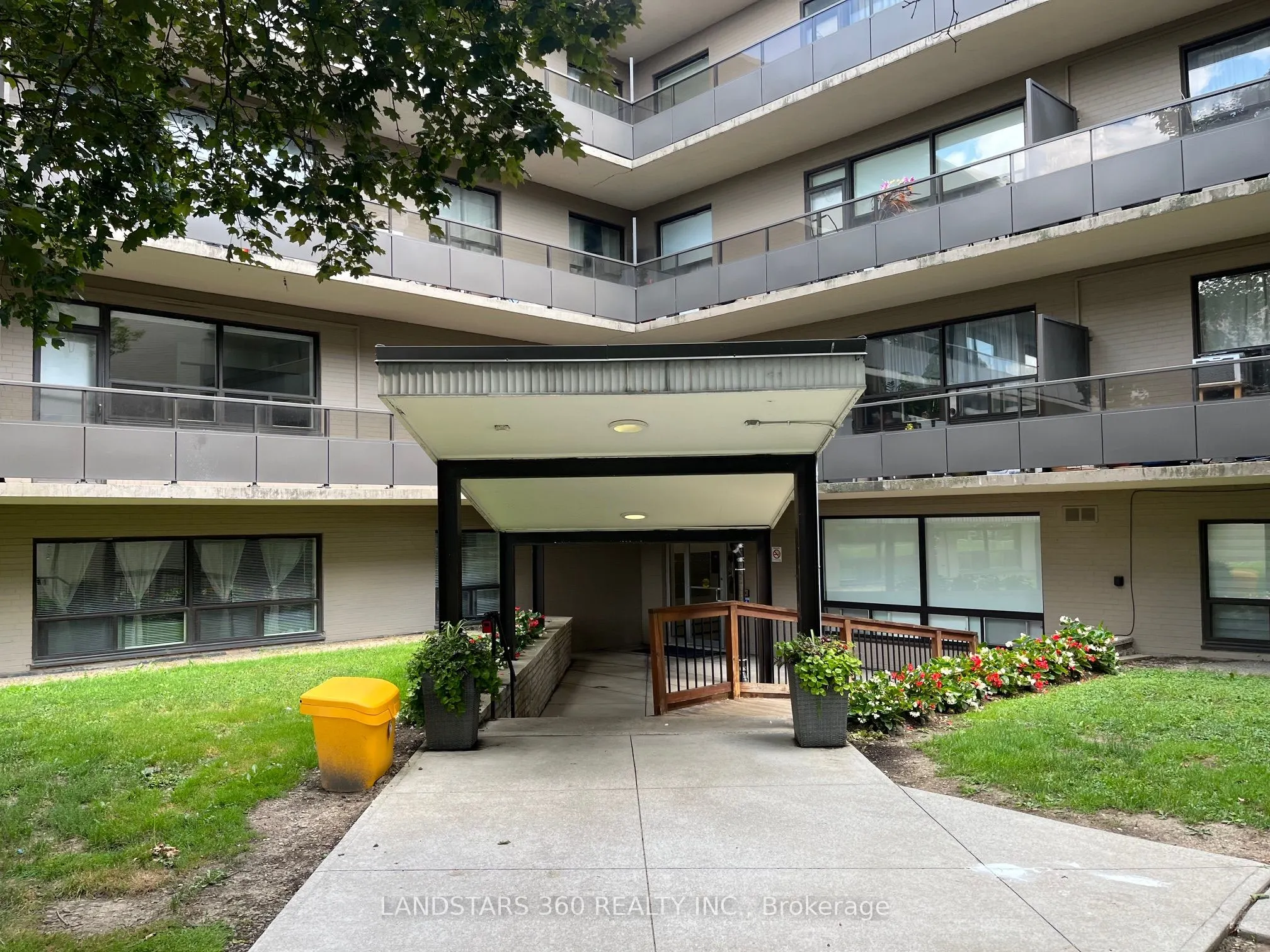 31 Paxtonia Boulevard, #214