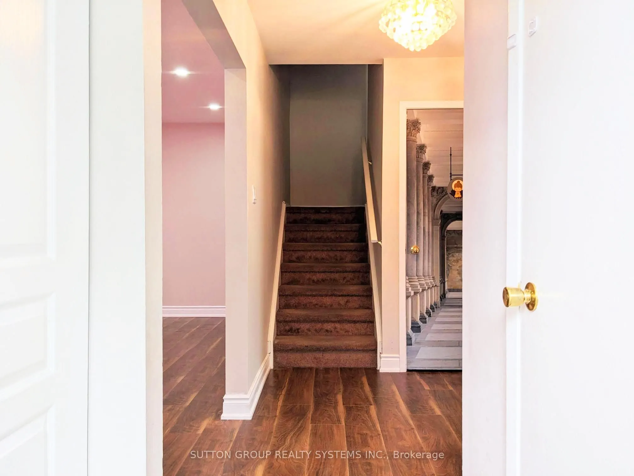 33 Earlsdale Crescent