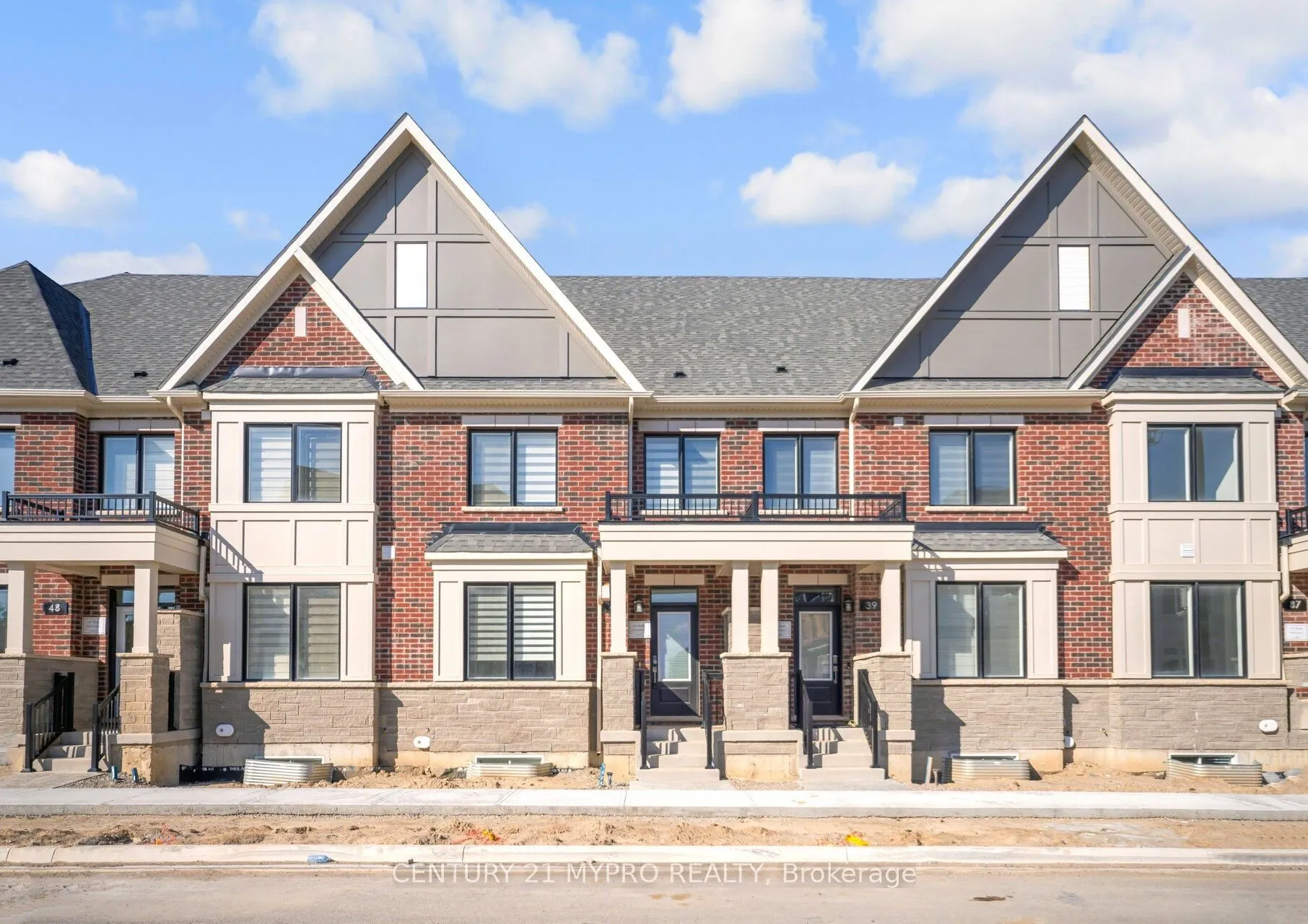41 Moosehead Drive W
