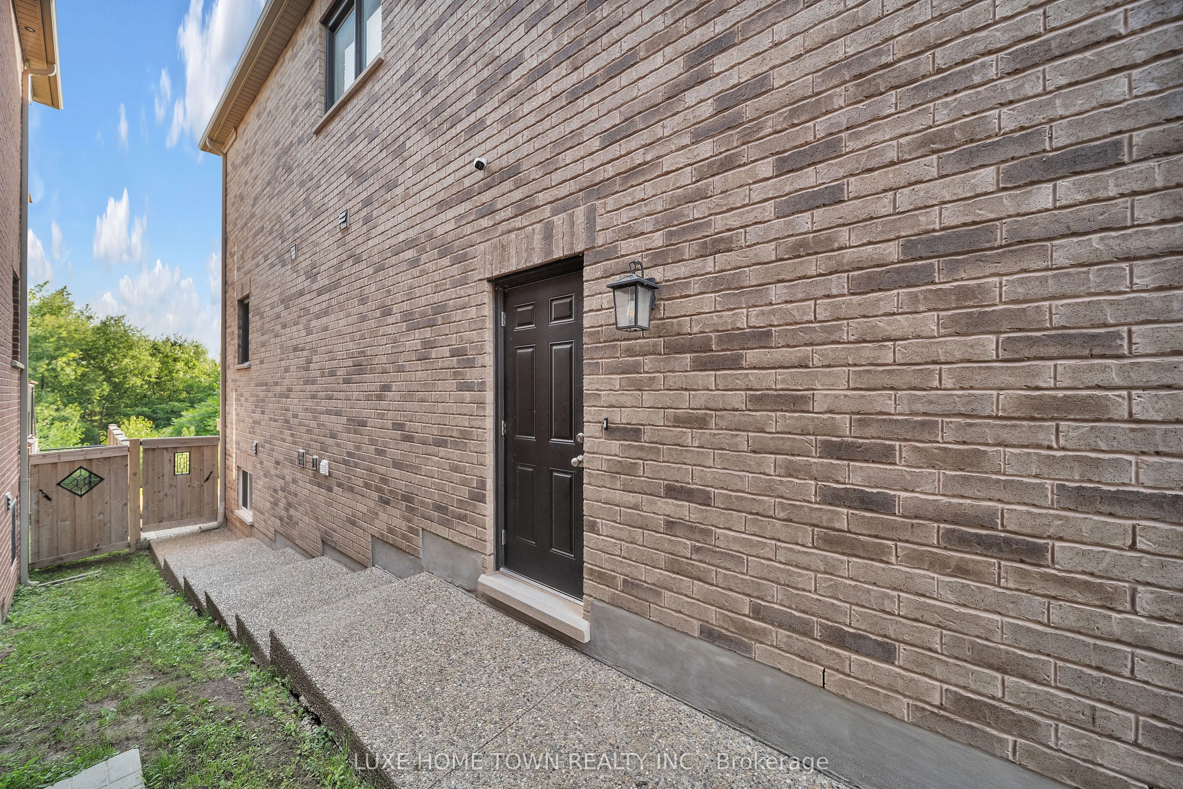 1310 Raspberry Terrace