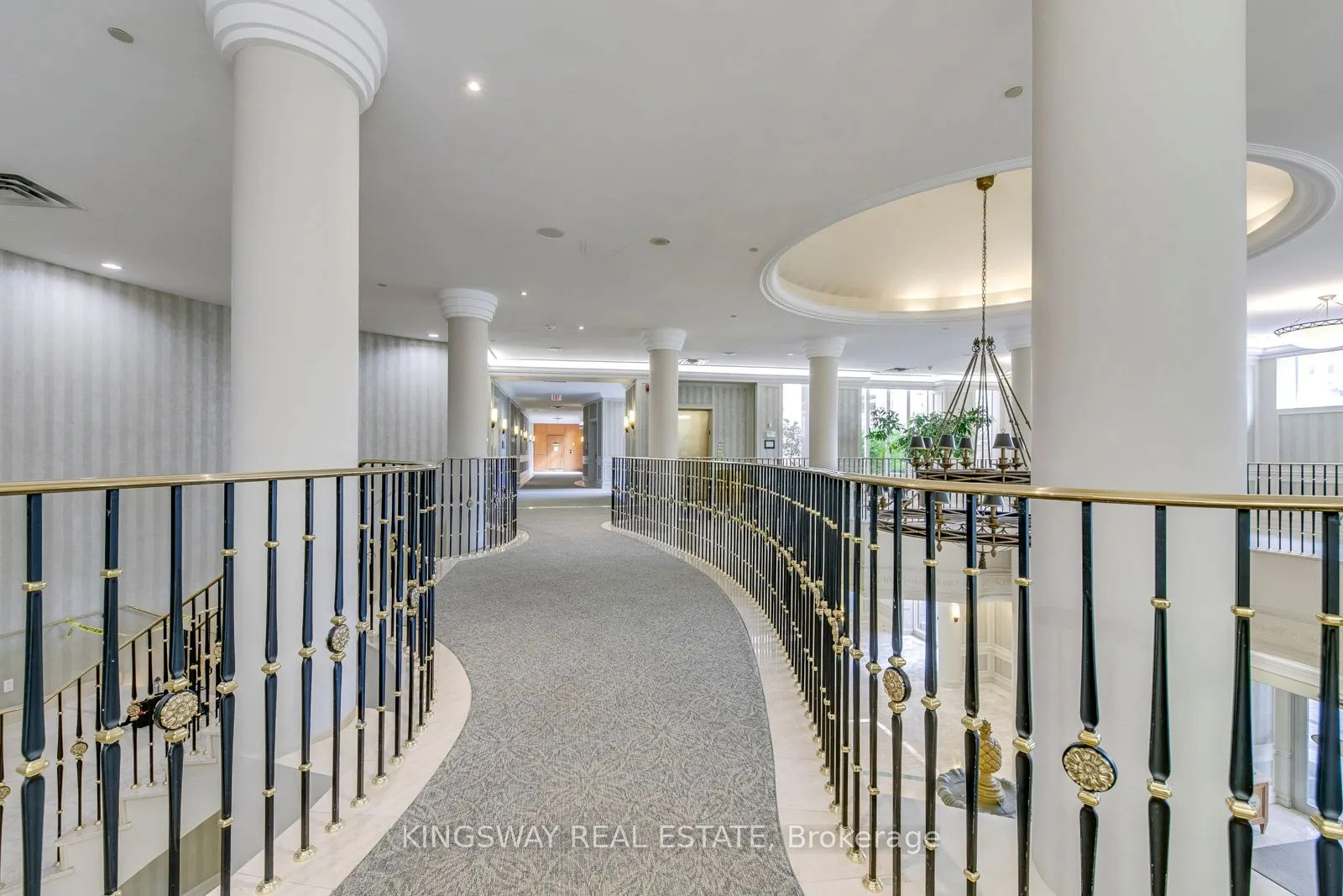 35 Kingsbridge Garden Circle, #708