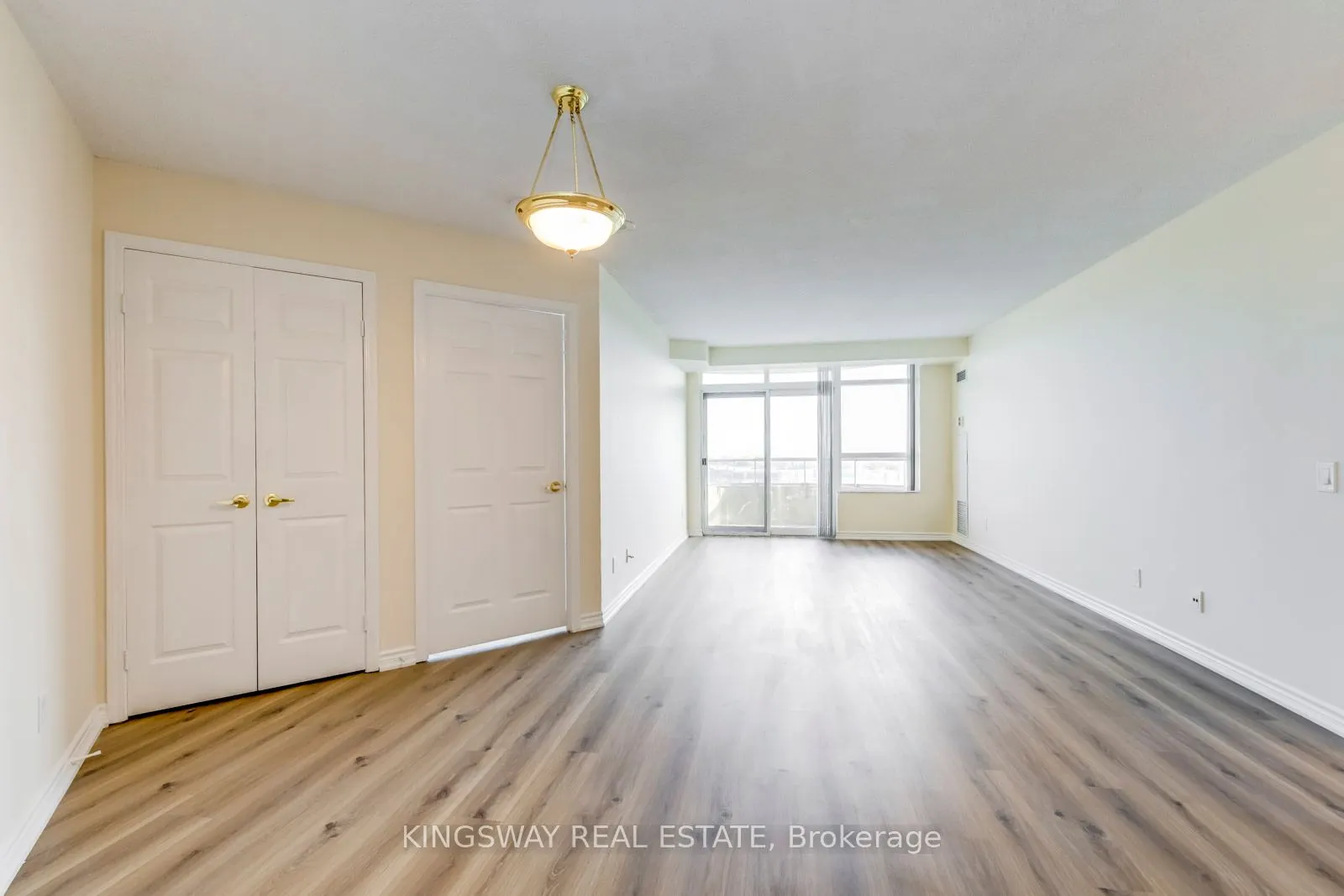 35 Kingsbridge Garden Circle, #708